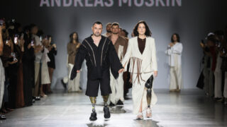 Захисники України відкрили показ Andreas Moskin на Ukrainian Fashion Week-320x180