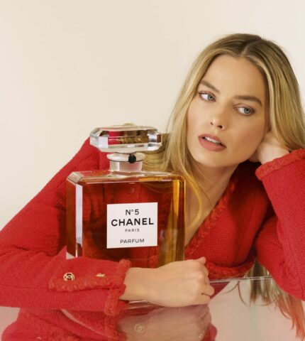 Марго Роббі — нове обличчя аромату Chanel №5