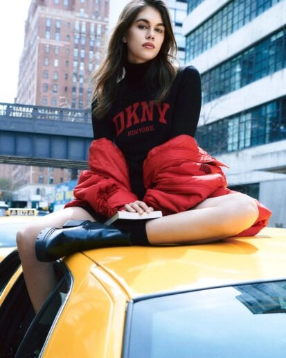 Кайя Гербер в рекламі DKNY Осінь 2024