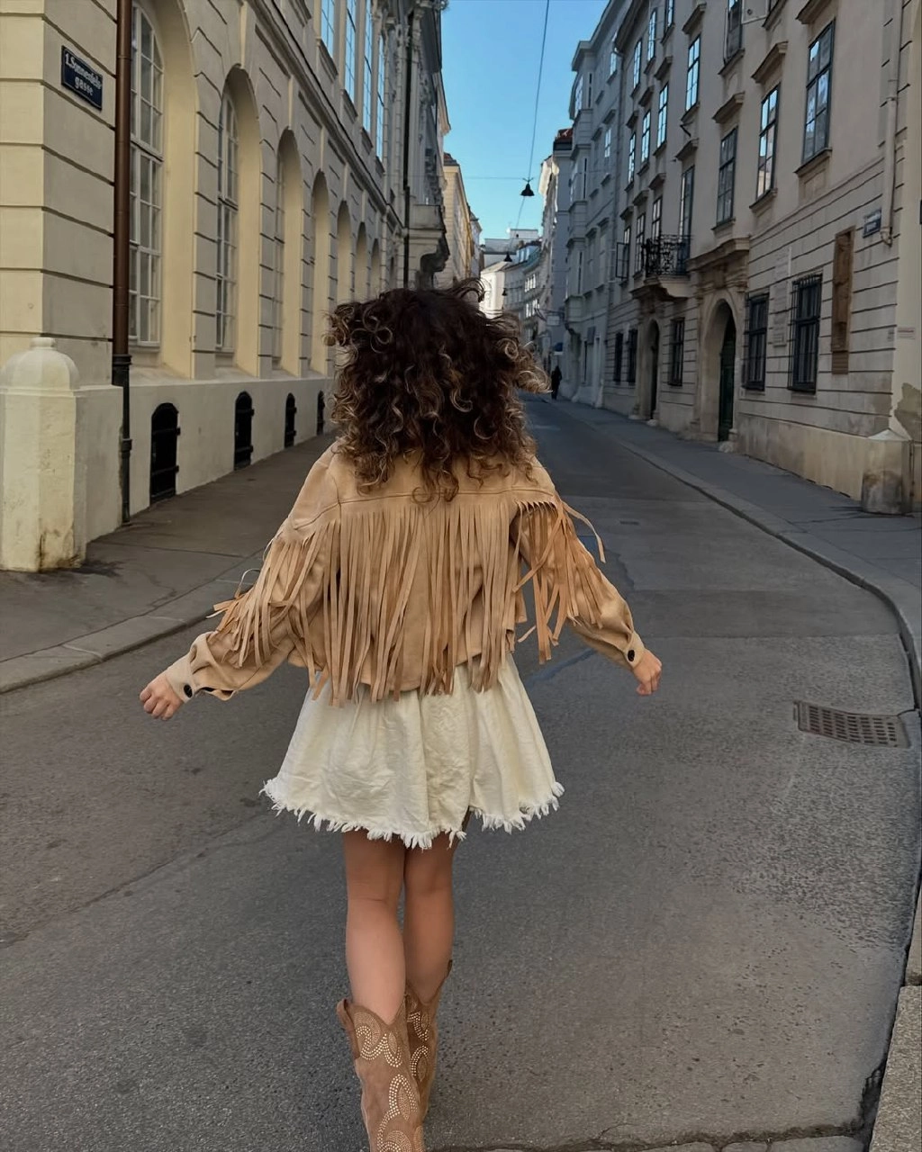 куртка з бахромою