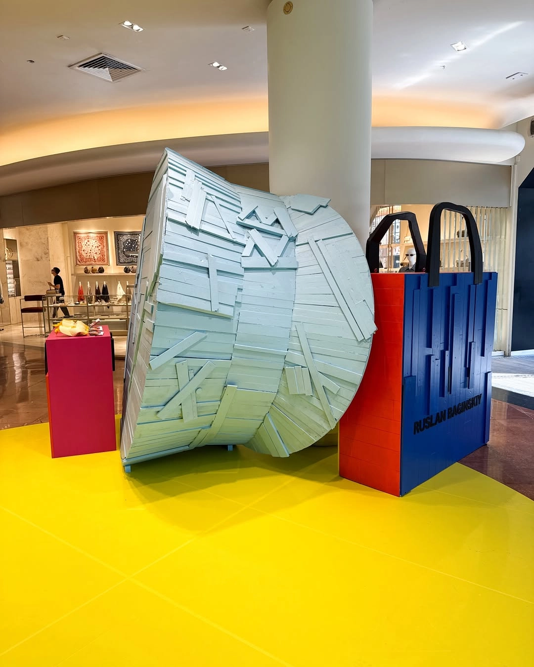 Ruslan Baginskiy у Galeries Lafayette 