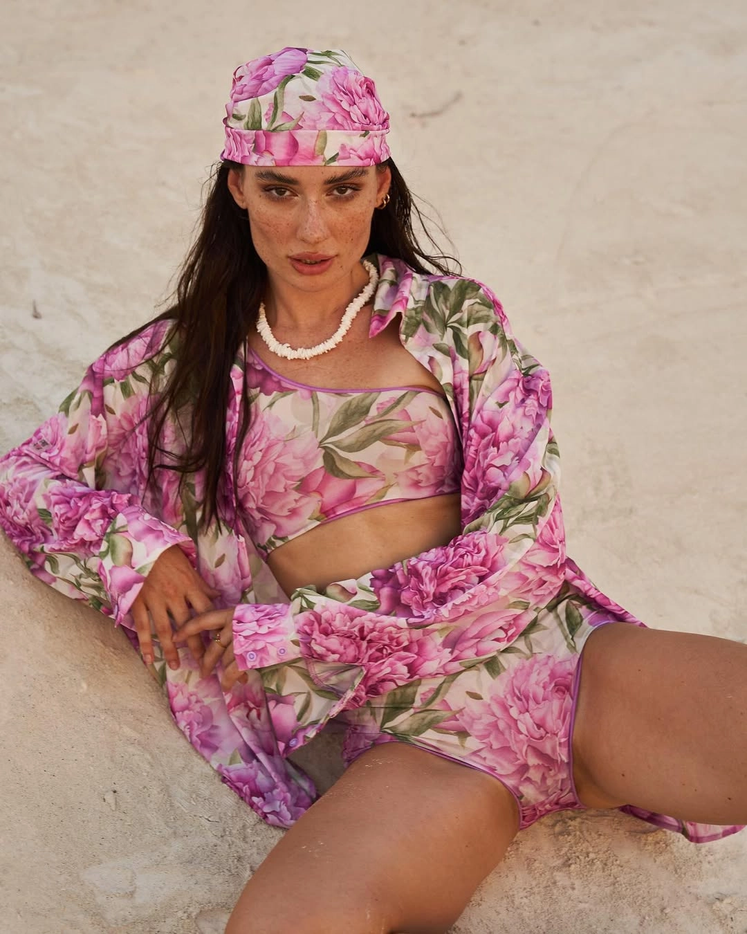 купальник з квітковим принтом