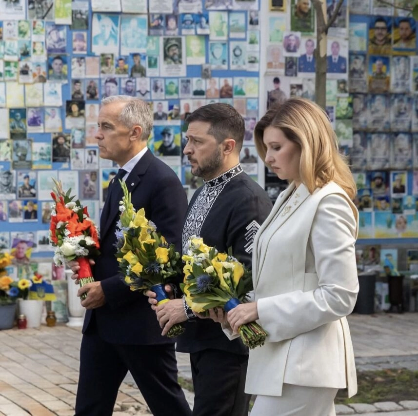 Олена Зеленська у образі LITKOVSKA