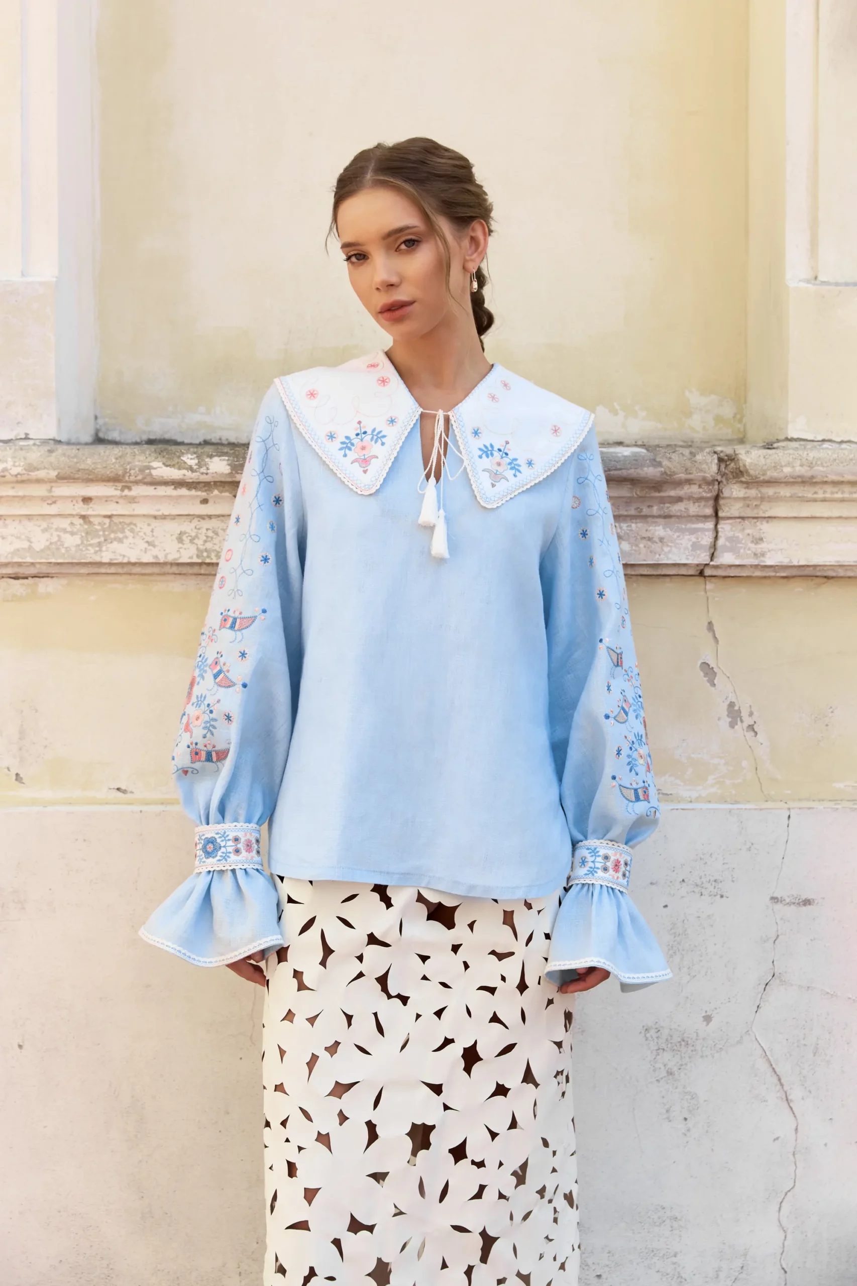 вишиванка блакитна жіноча
