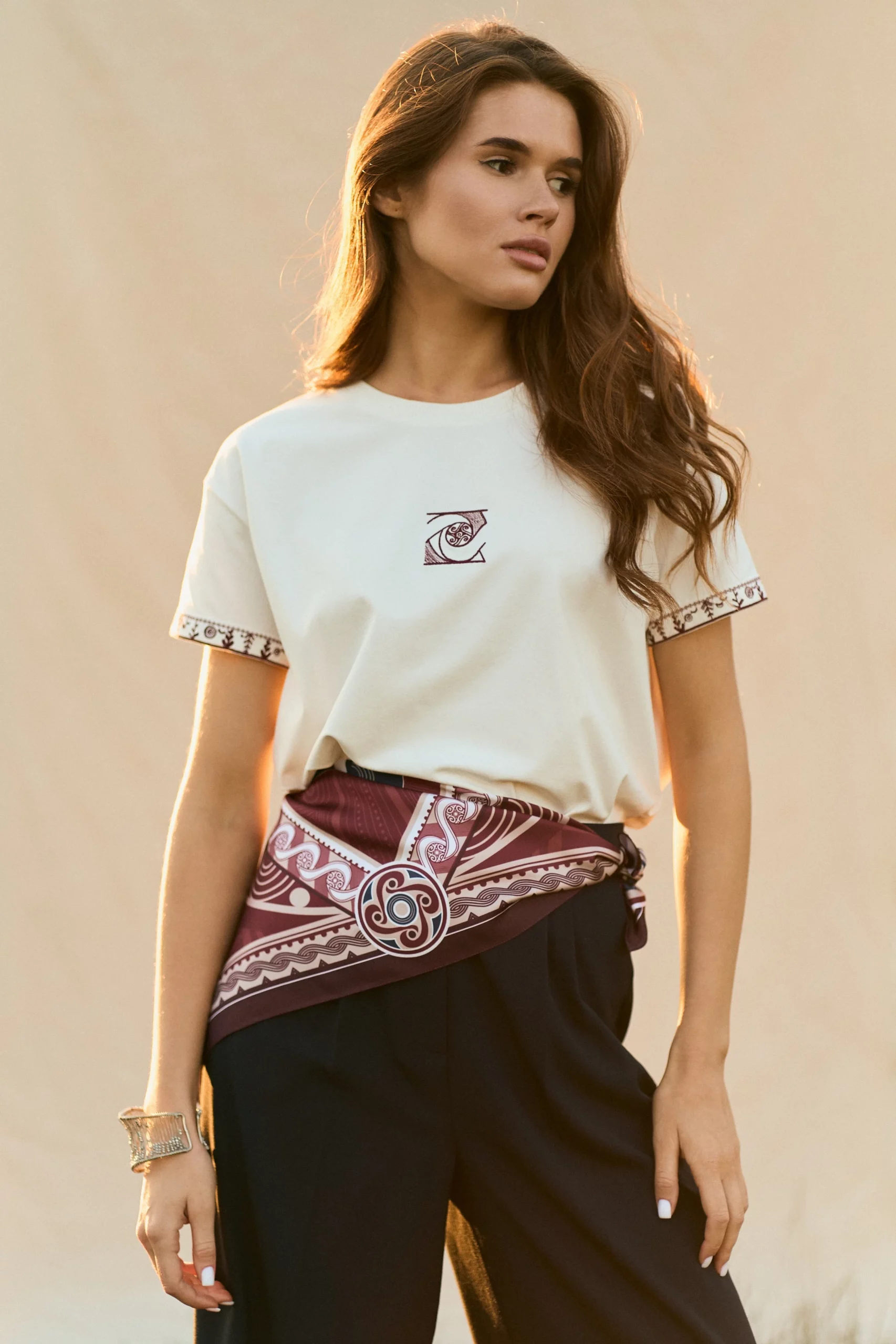 футболка з вишивкою