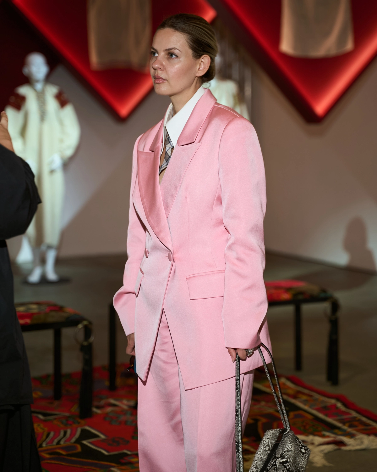 ЯСКРАВІ ОБРАЗИ ГОСТЕЙ ДРУГОГО ДНЯ UKRAINIAN FASHION WEEK SS26