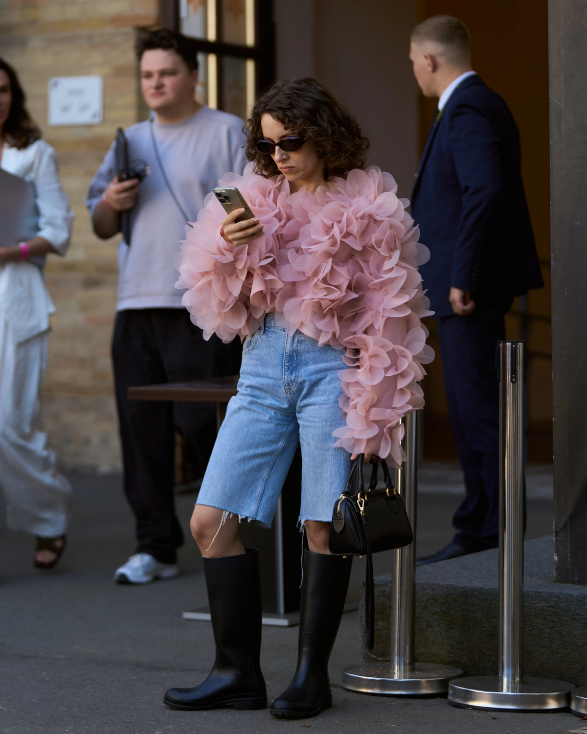 ЯСКРАВІ ОБРАЗИ ГОСТЕЙ ДРУГОГО ДНЯ UKRAINIAN FASHION WEEK SS26