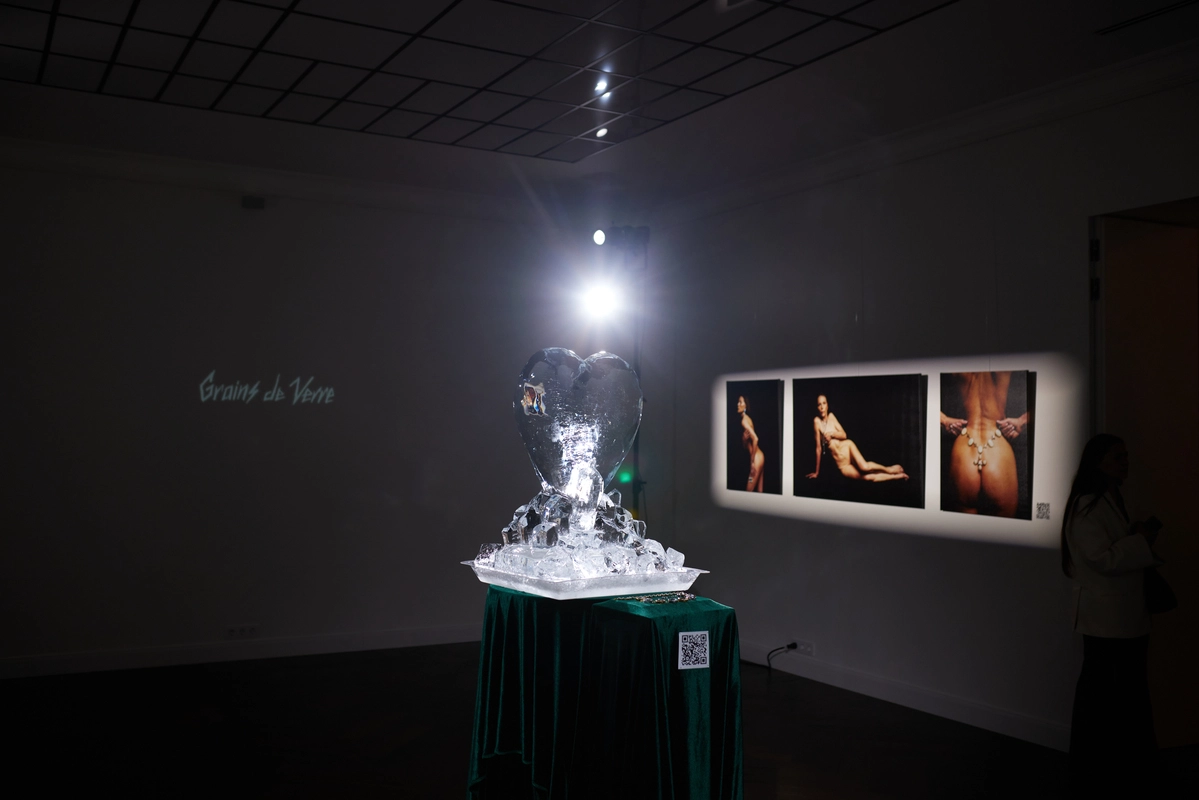 Grains de Verre презентував концептуальну експозицію «шлях [до] жінки» 
