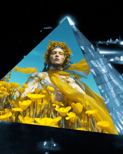 Соняхи та жовто-блакитні кольори серед пісків: відео створене українцями стало серцем Burning Man