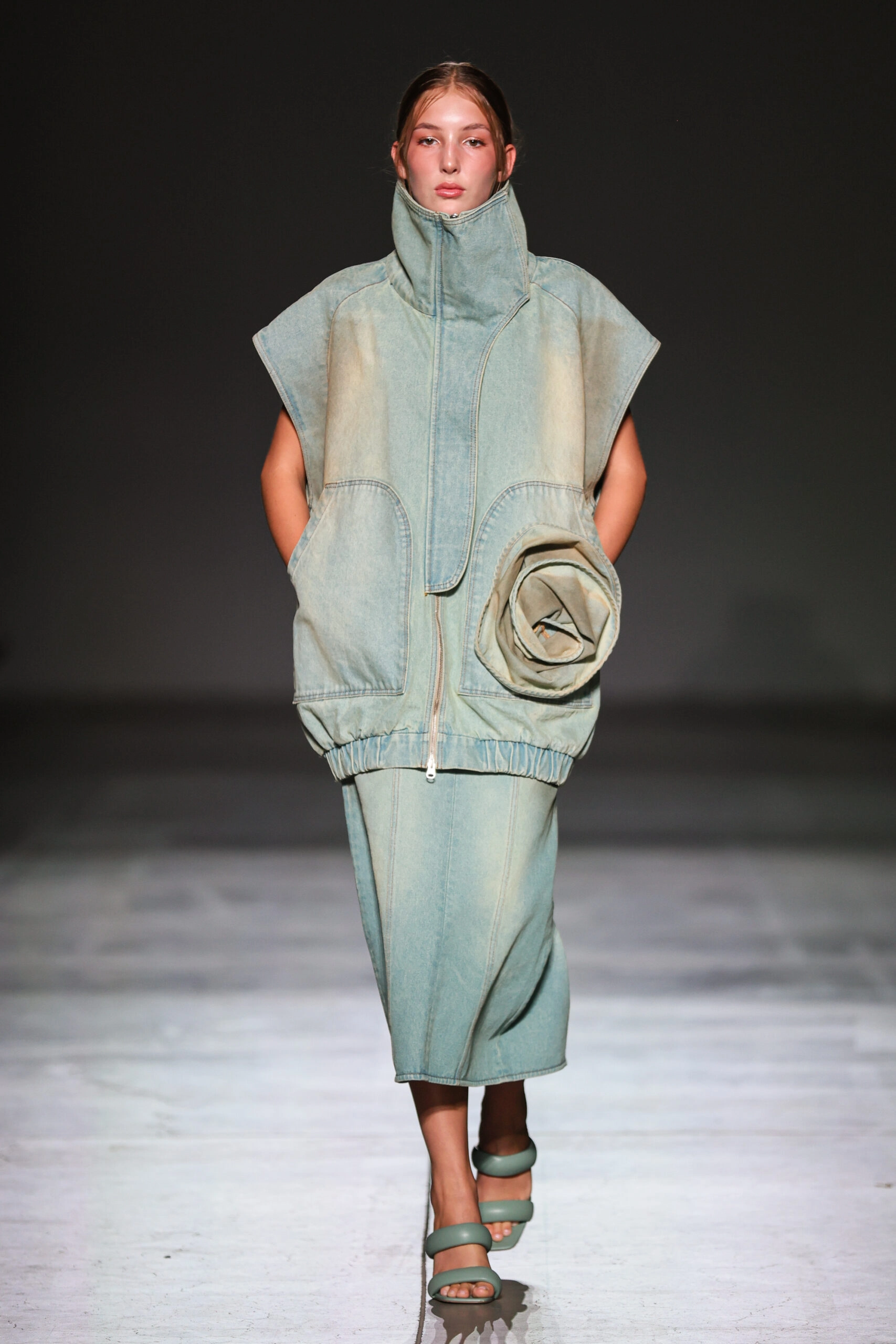 джинсовий костюм