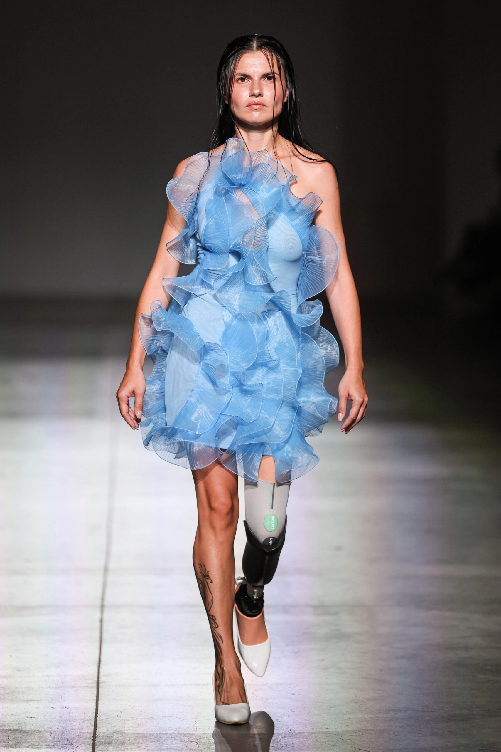 сукня з воланами