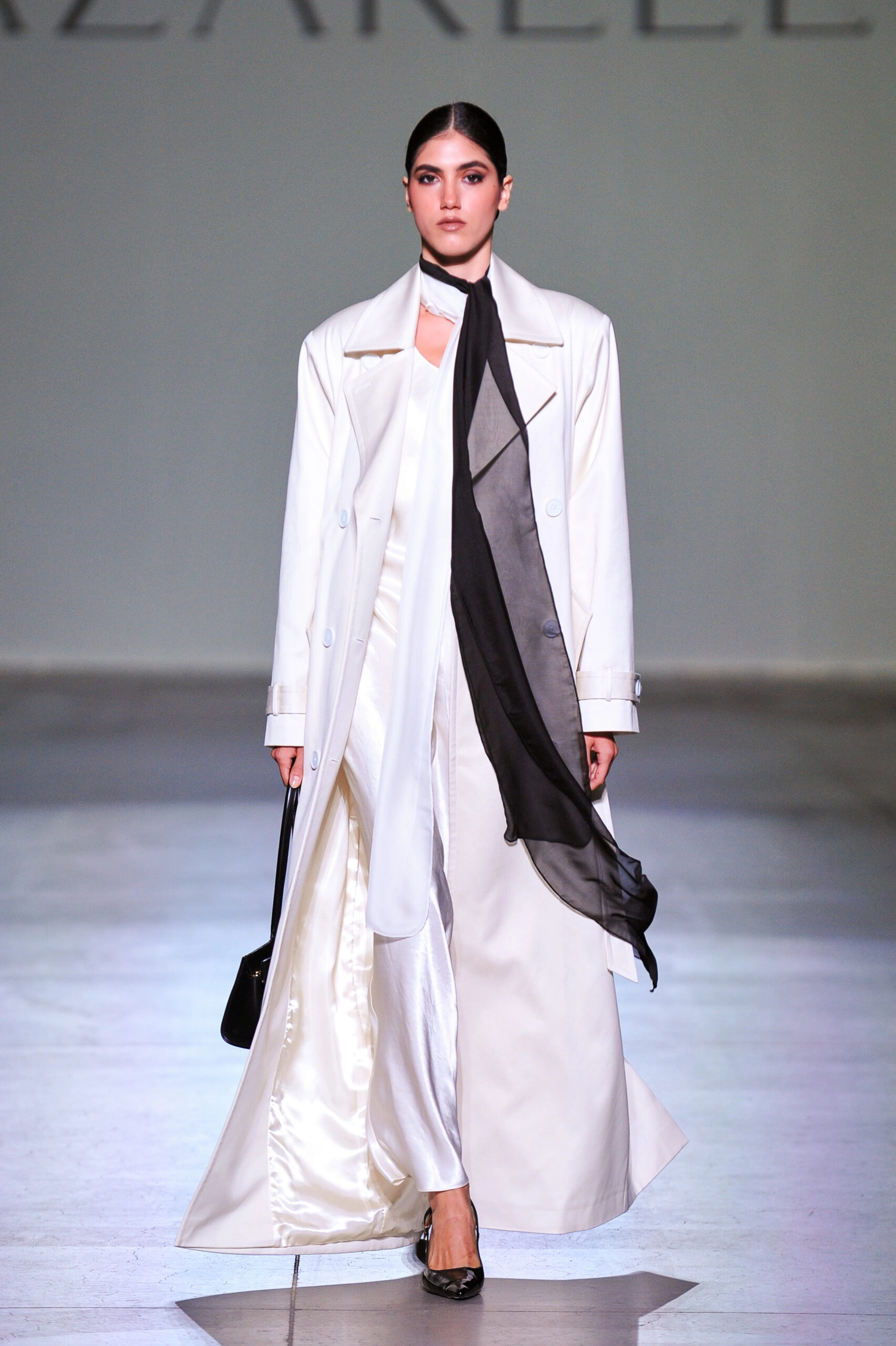 тренч білий