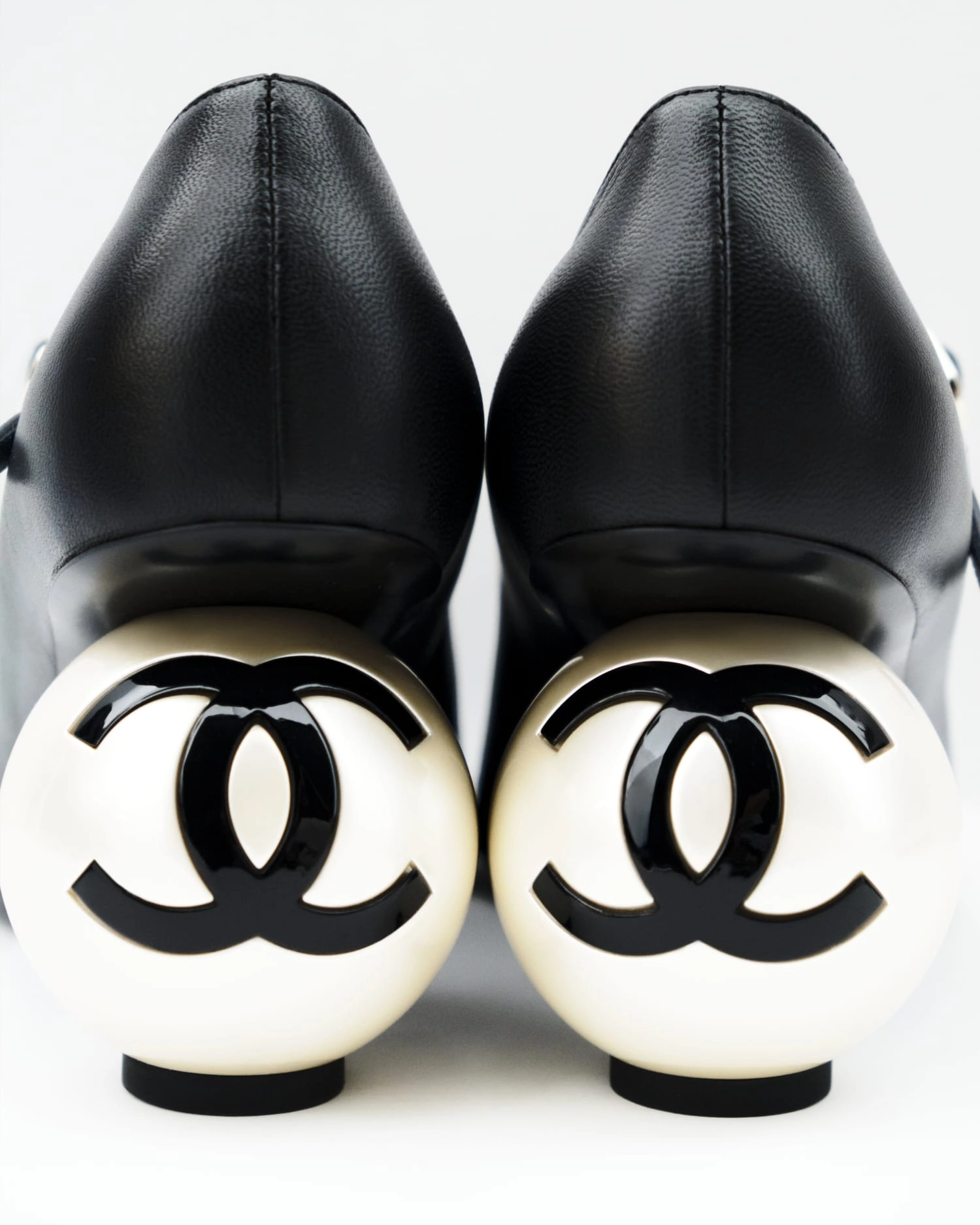 Chanel каблуки-жемчужины