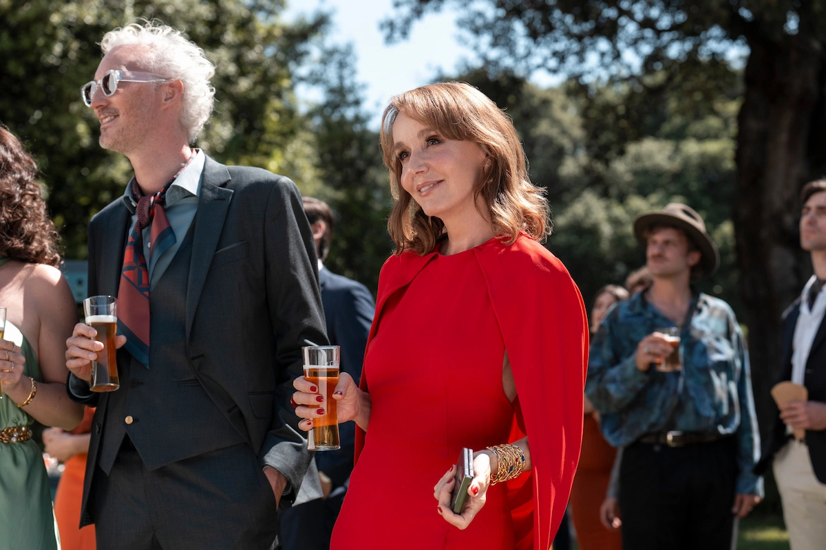 пятый сезон Эмили в Париже