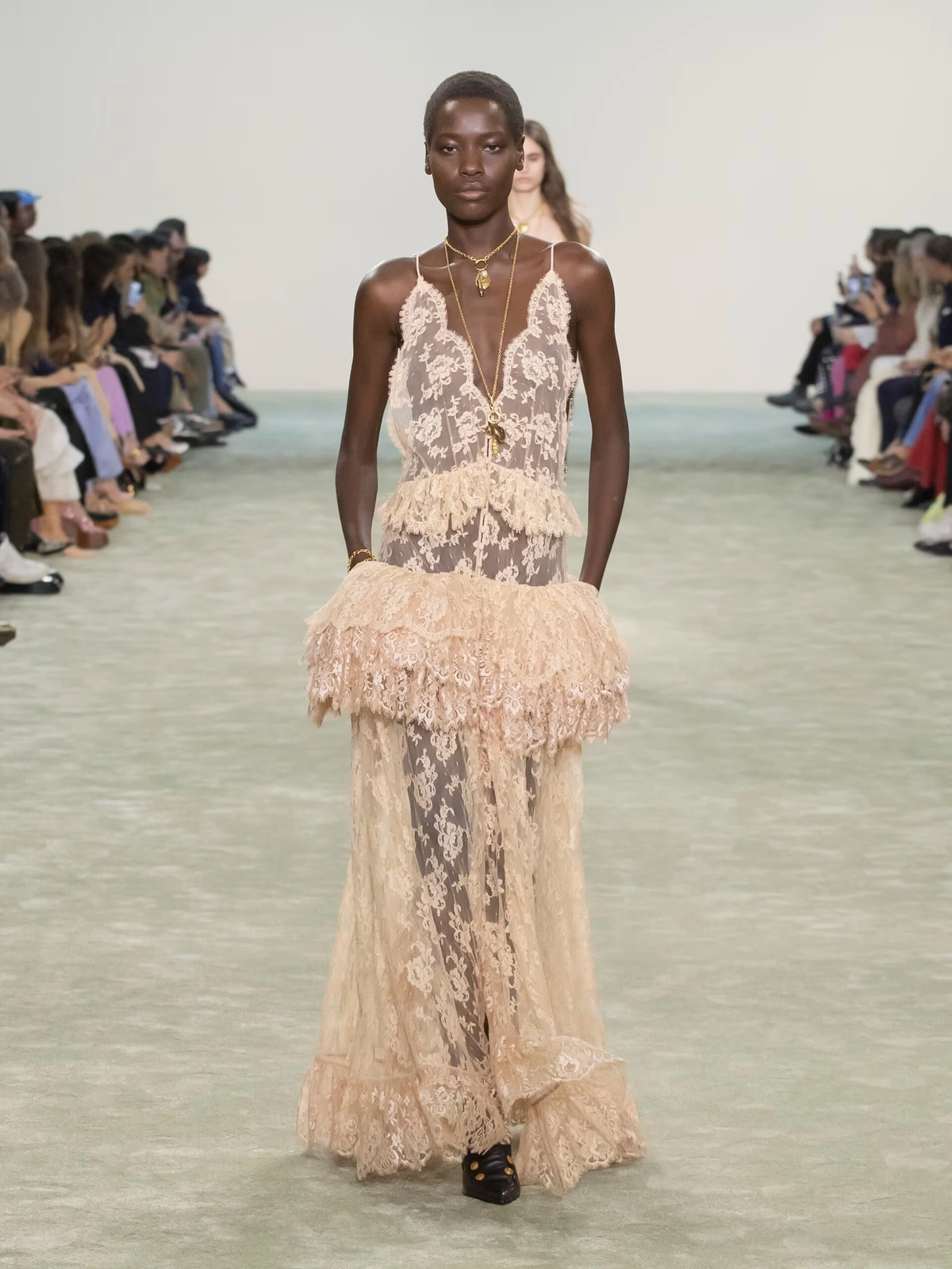 кружевное платье