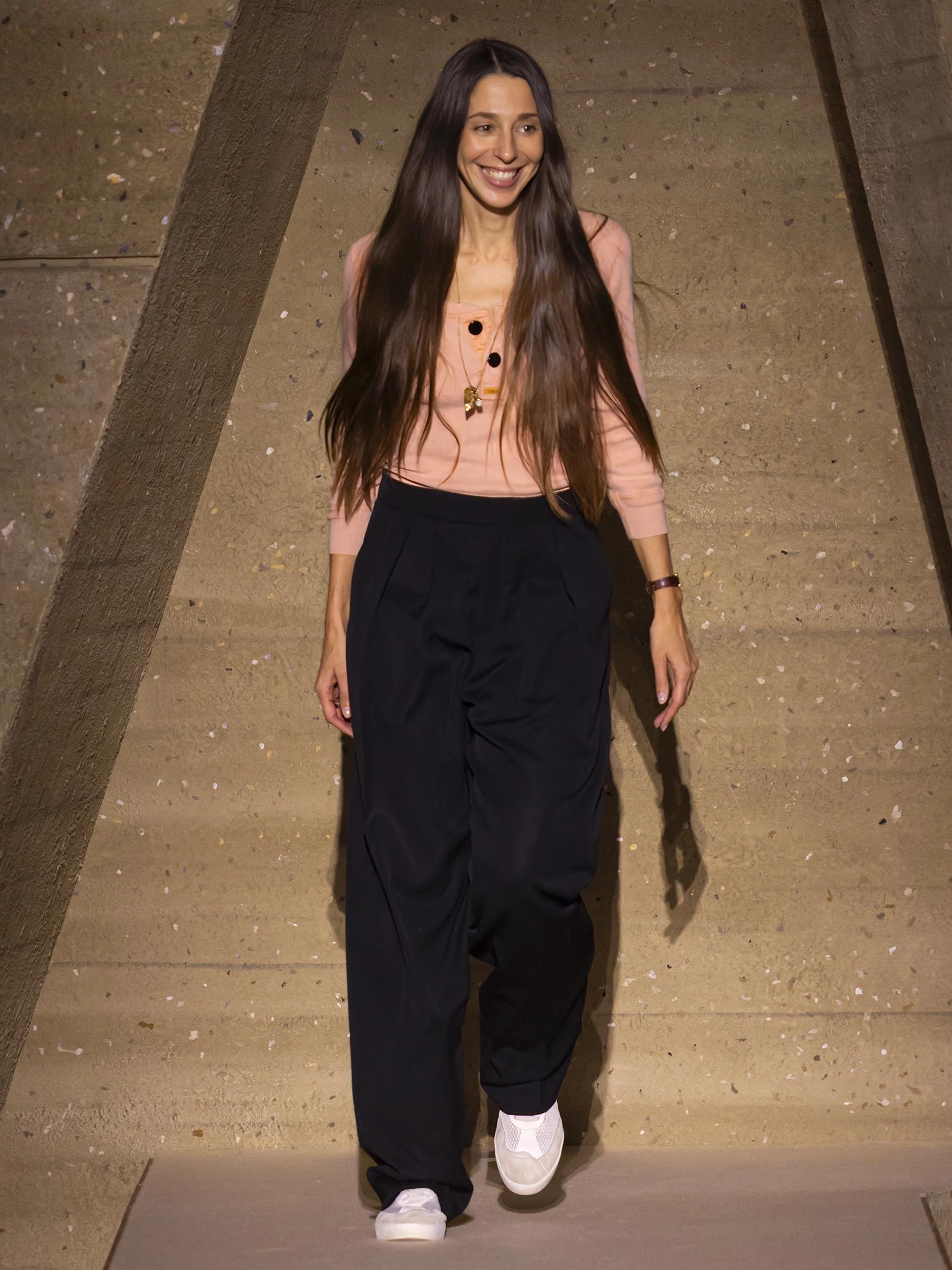 Дизайнер Чемена Камали. 