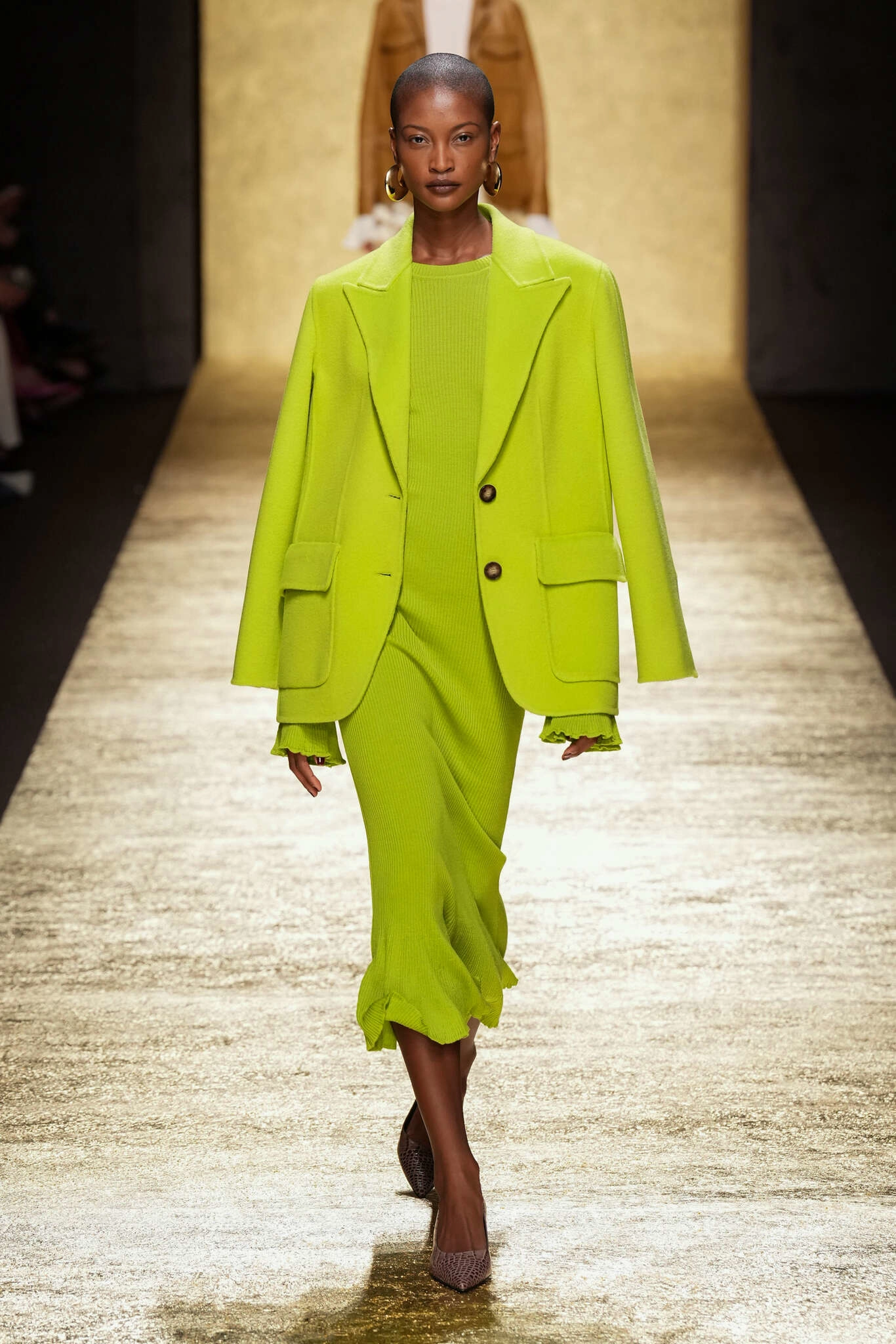 шартрез або lime green