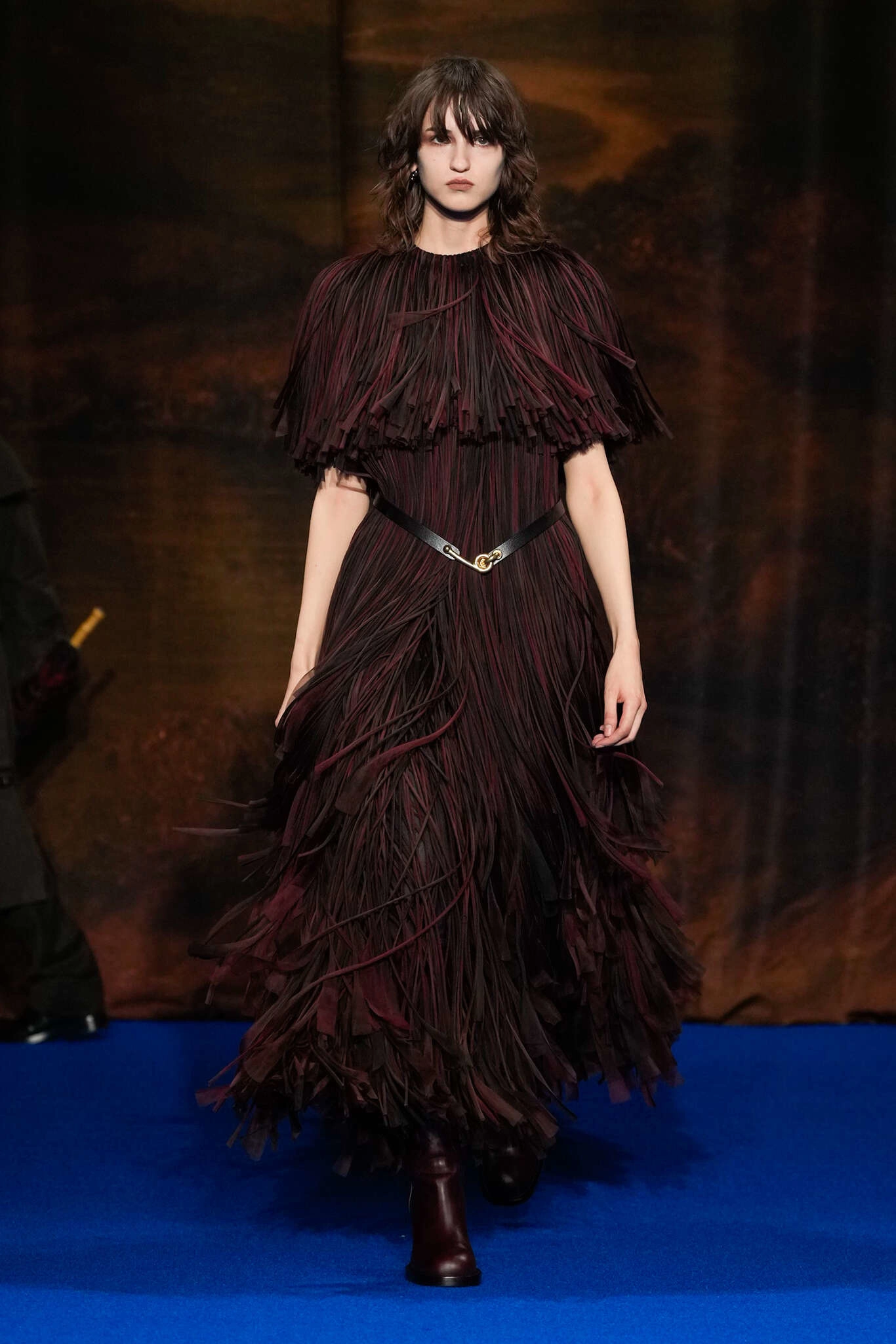 сукня з бахромою