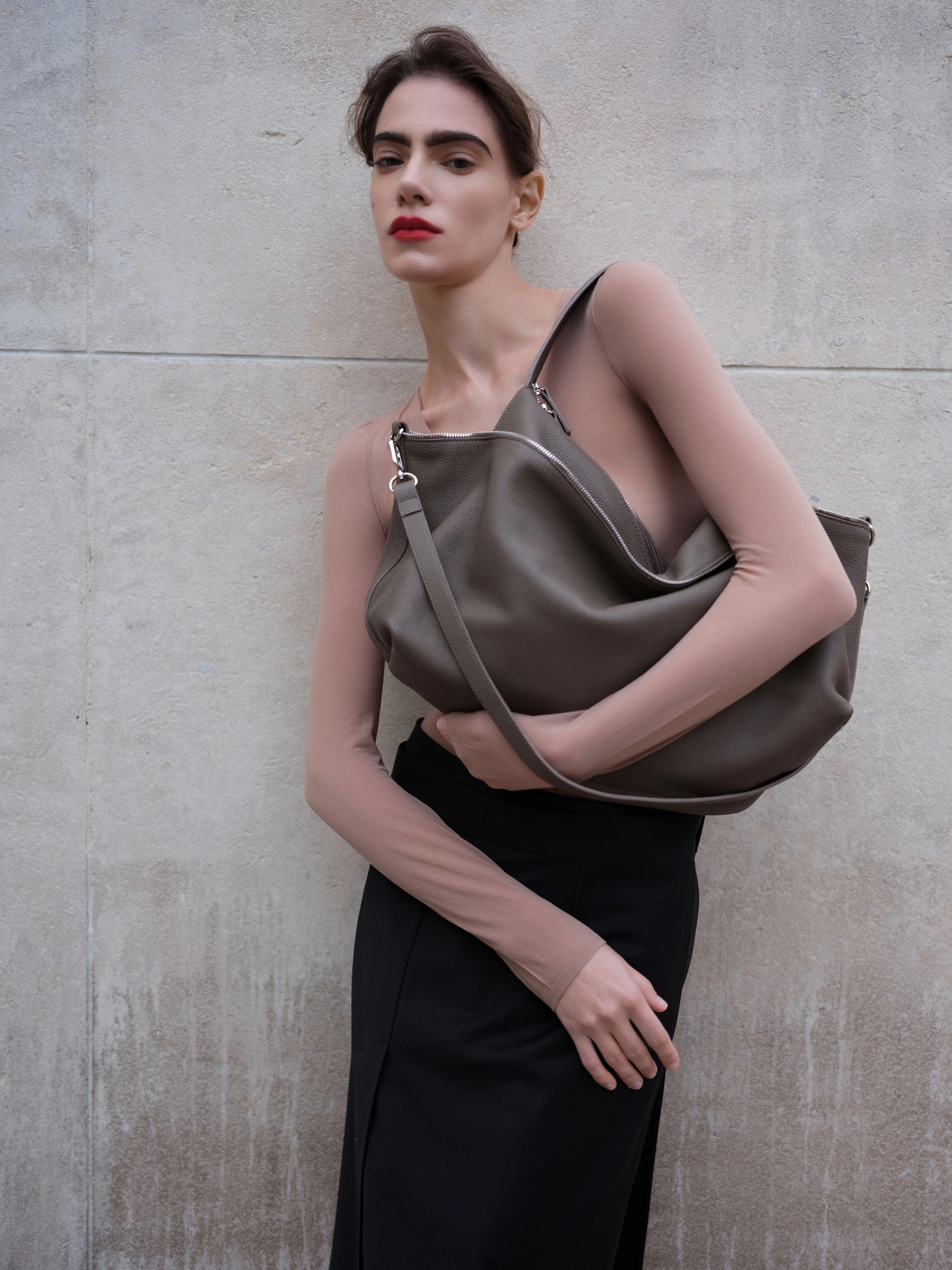 кампанію сезону FW25–26, що передає характер жінки бренду: самостійної, розумної, впевненої у своїх рішеннях.