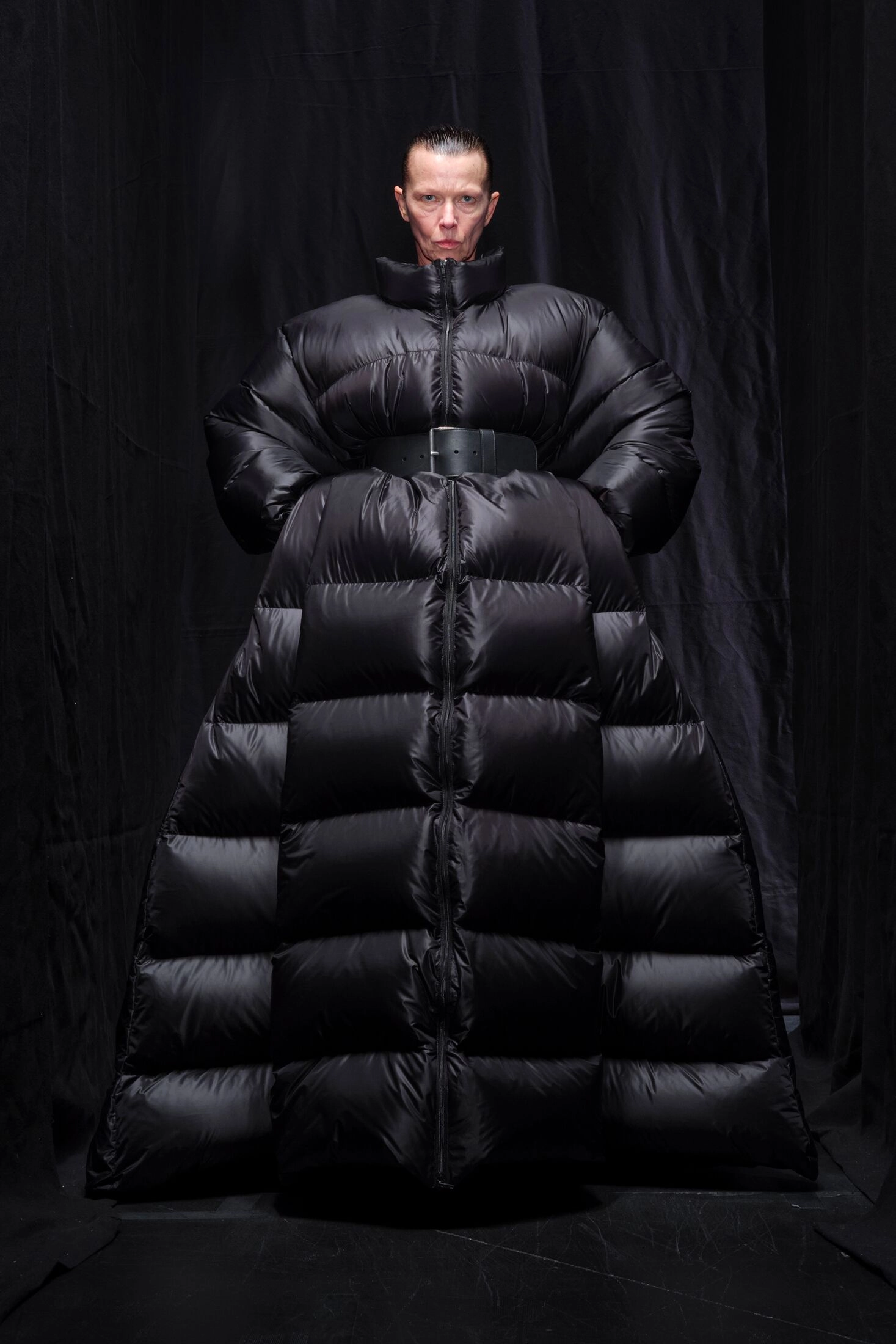 пуховик жіночий