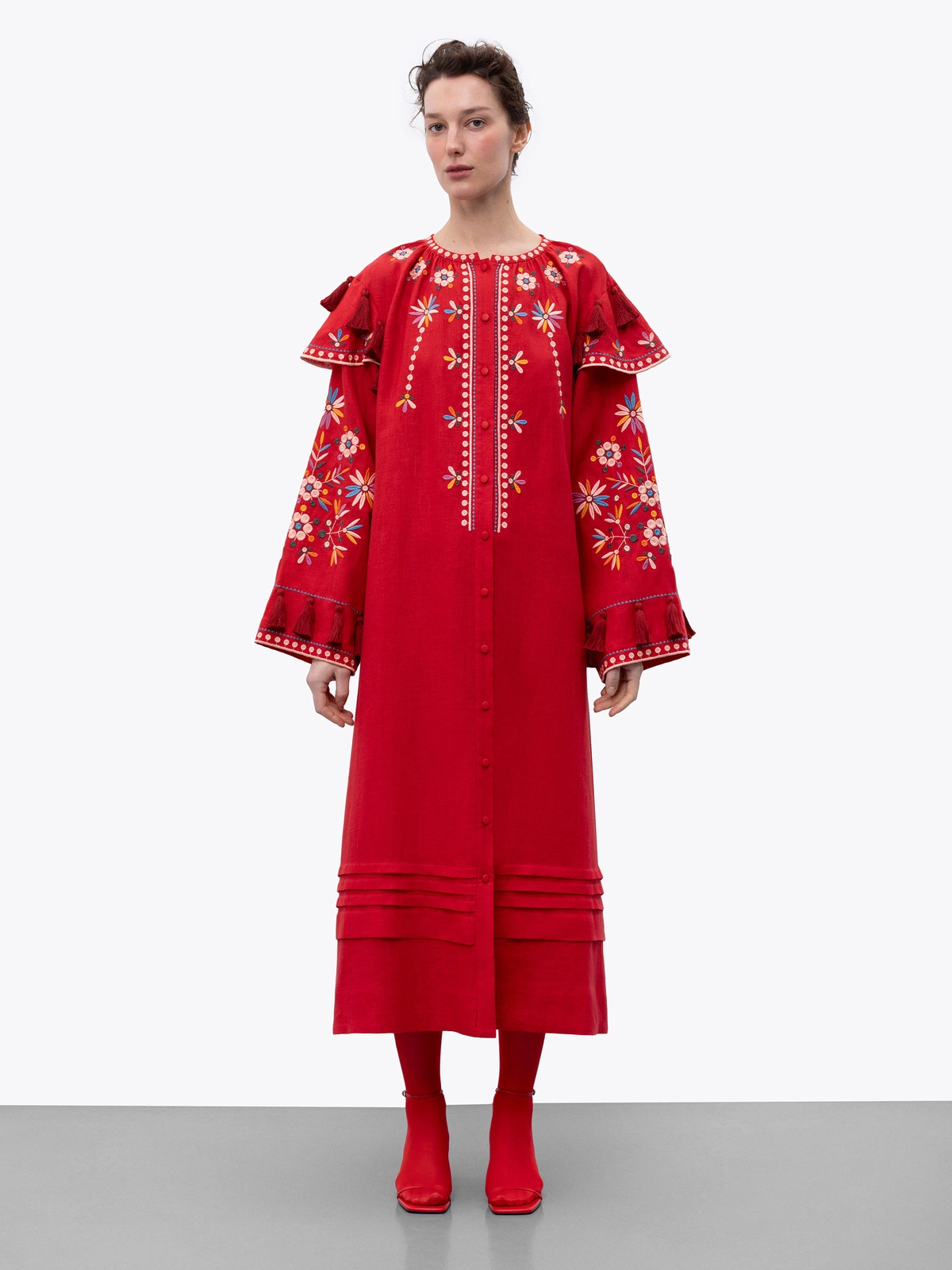 сукню з вишивкою та китицями «Веснянка»