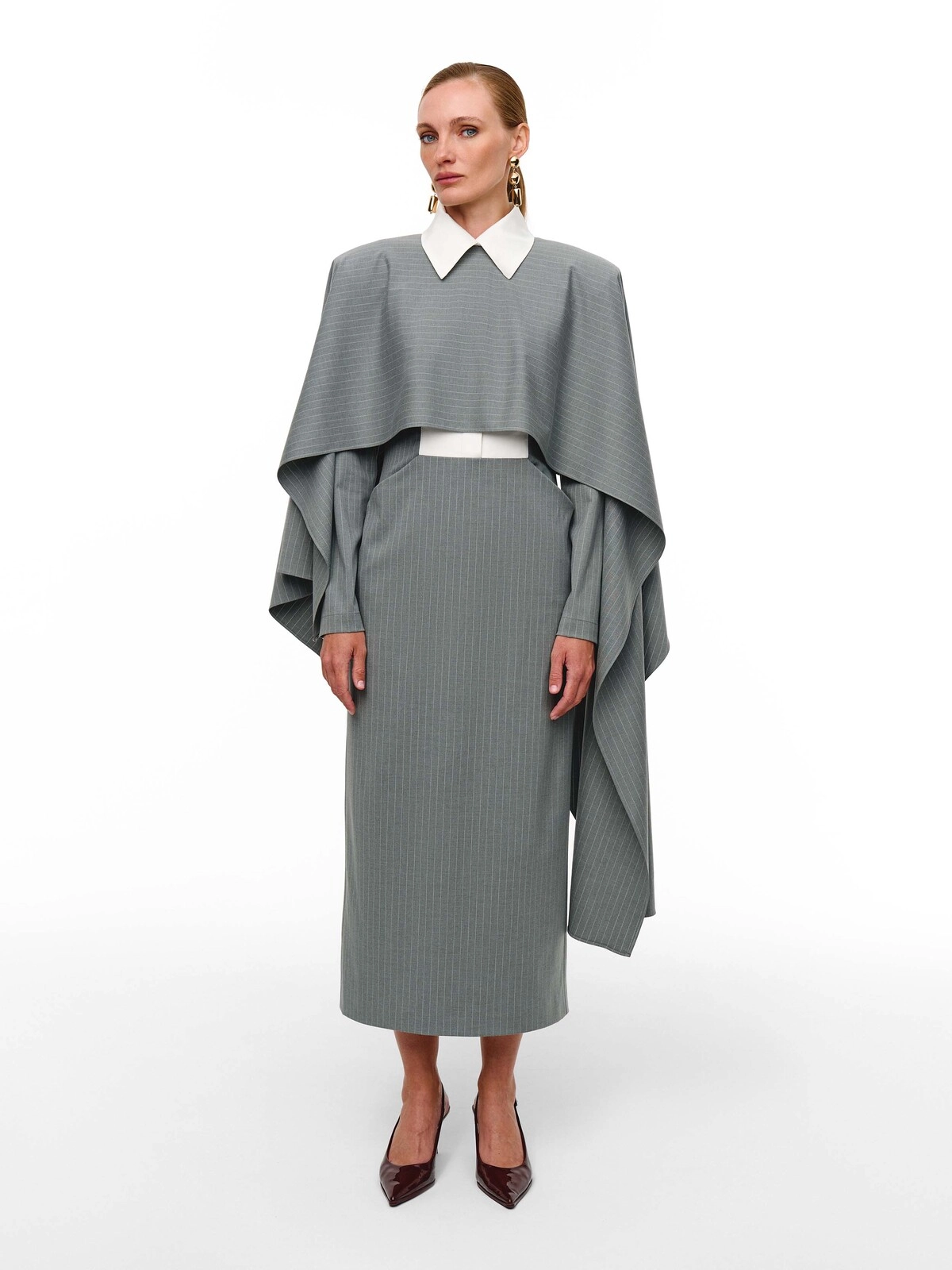 сукня з кейпом