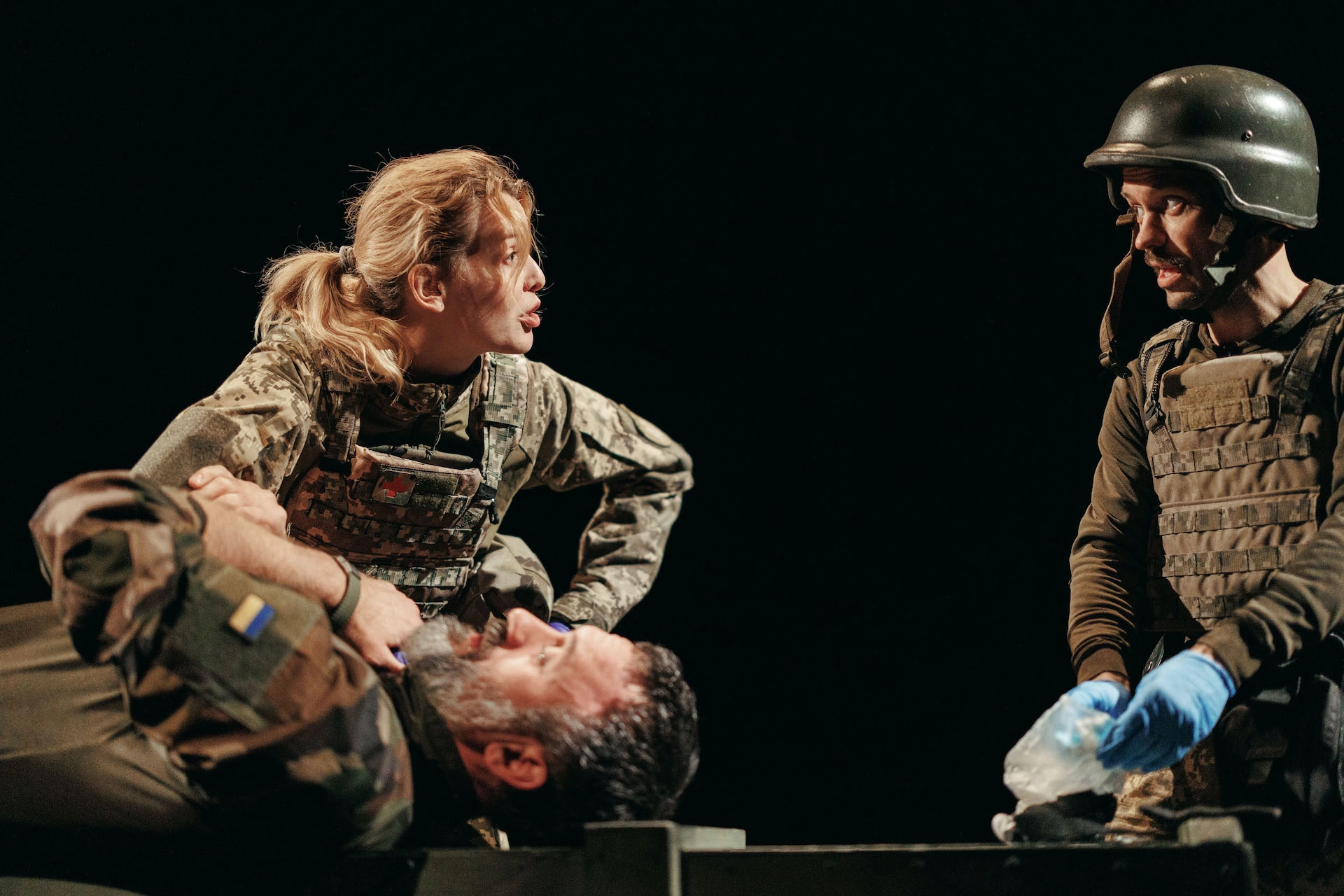 Військова мама п'єса