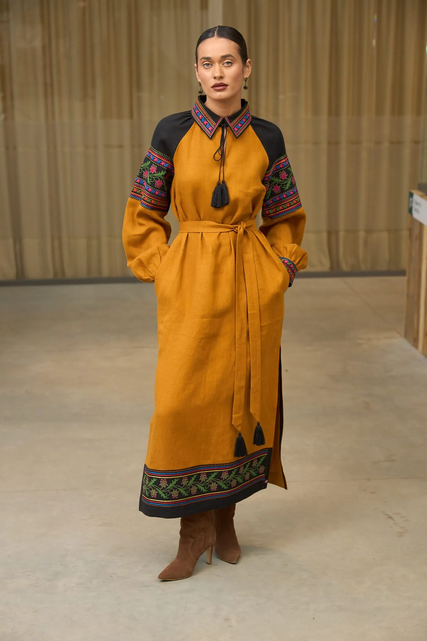 вишита сукня