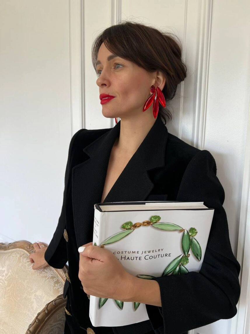 колекціонерка вінтажних прикрас Світлана Харченко