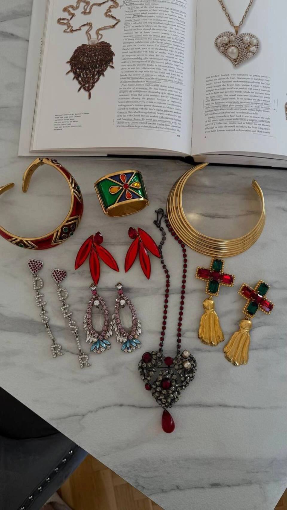 вінтажна біжутерія