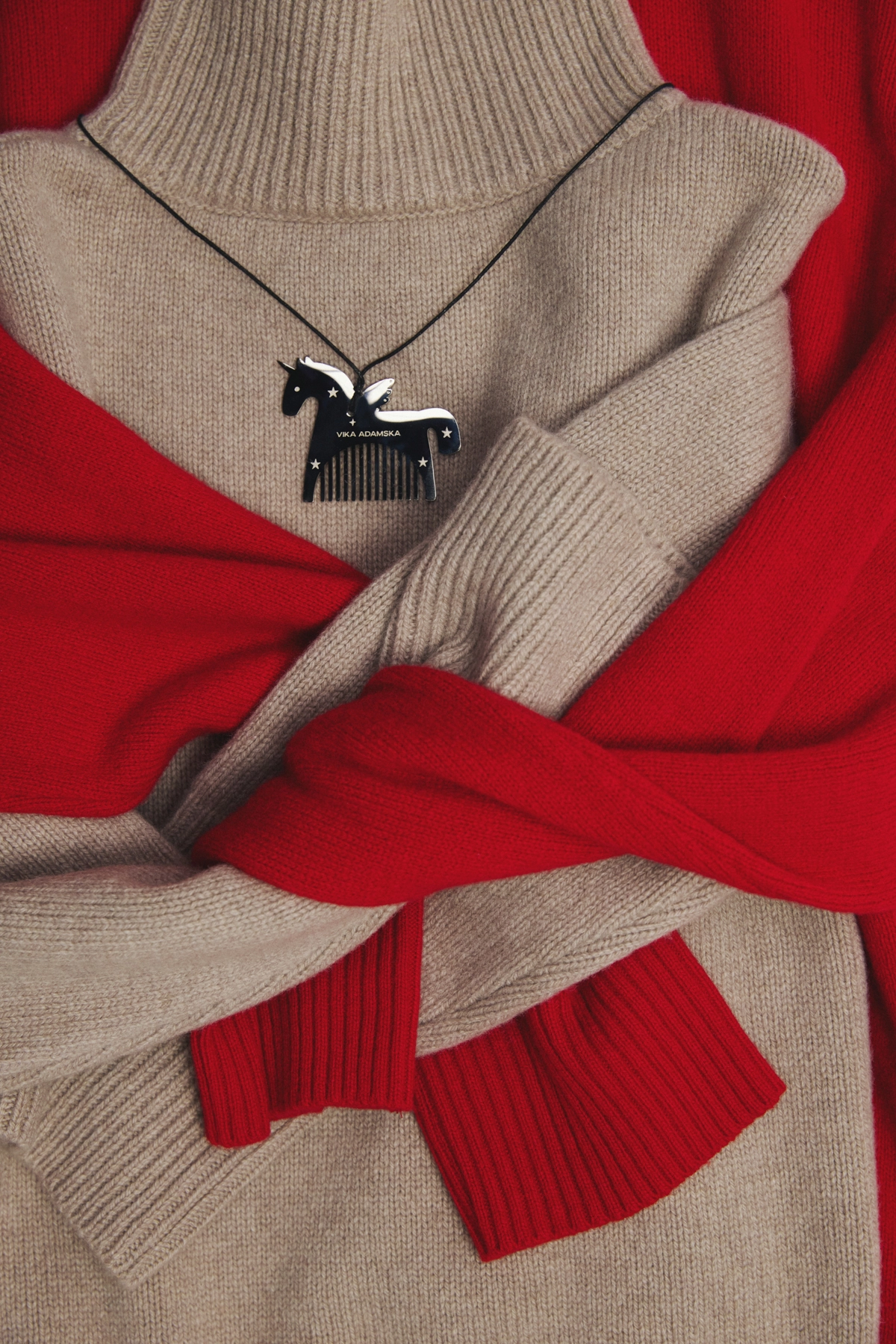 прикраса коник