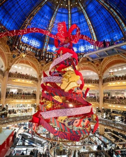 Ялинка в Galeries Lafayette, Париж