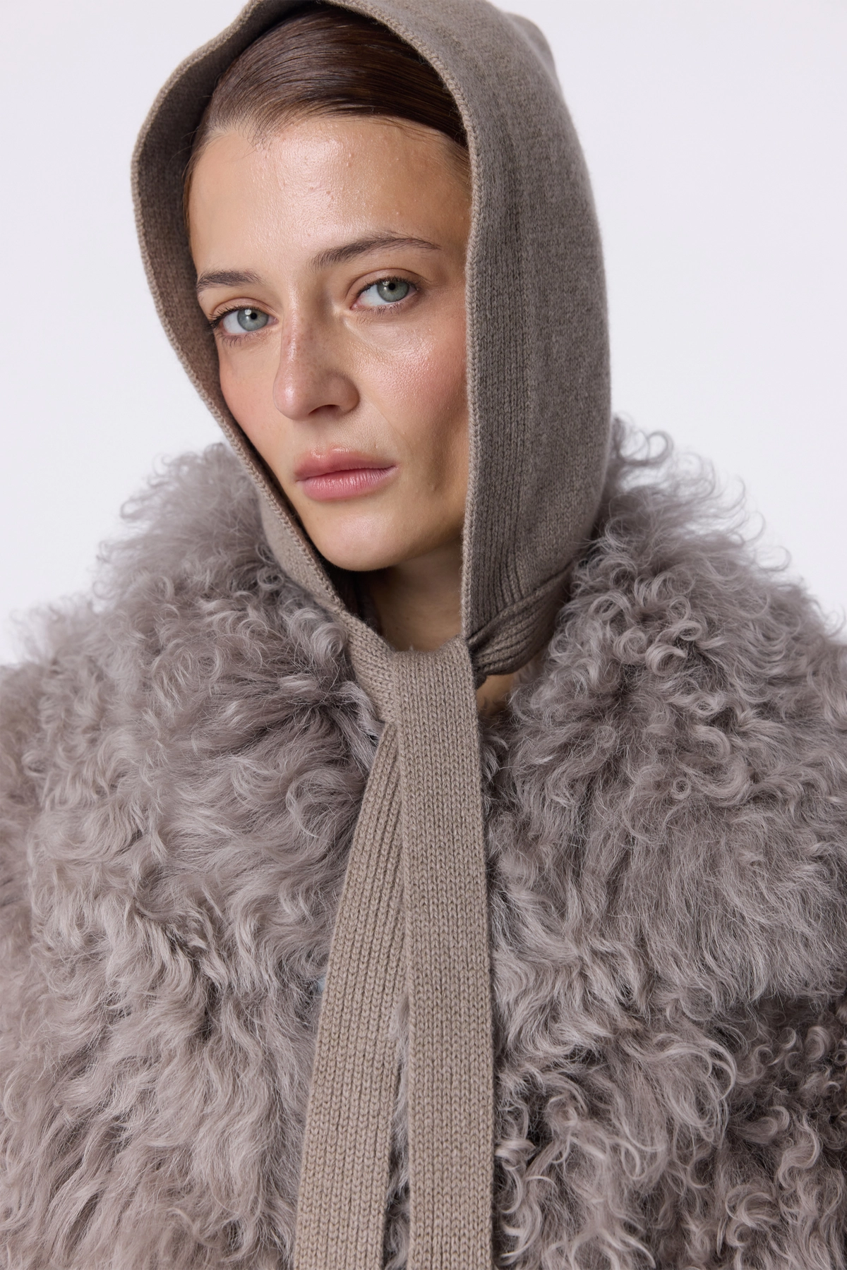 Теплий в’язаний капор від українського бренду — стильний зимовий подарунок