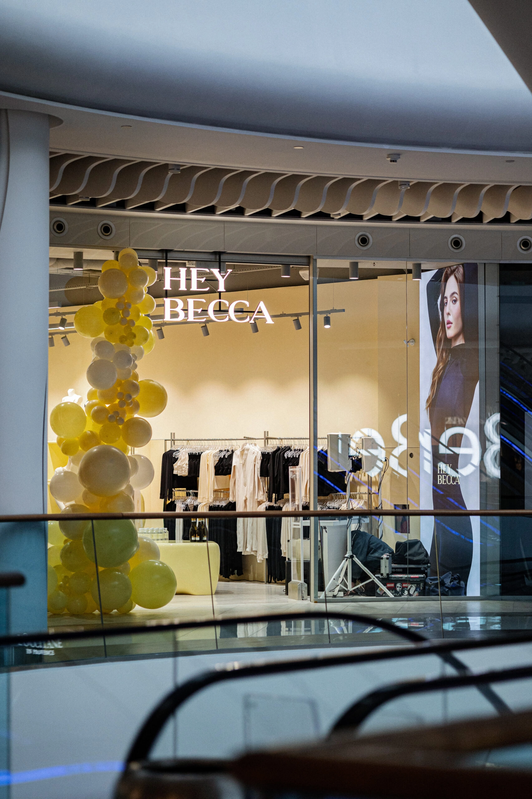 HEY BECCA відкривав перший офлайн-магазин