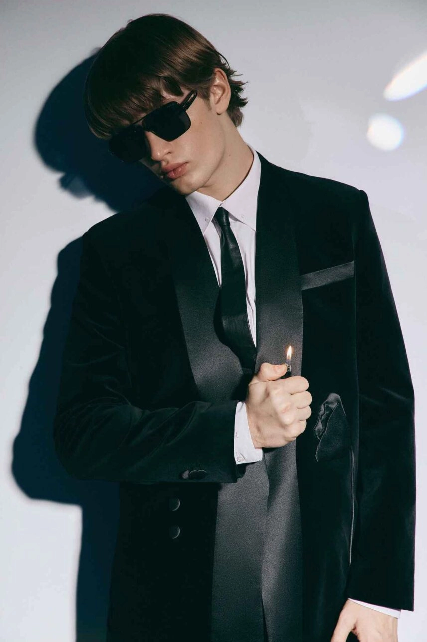 Вечірні сукні та смокінги у святковій колекції Andreas Moskin