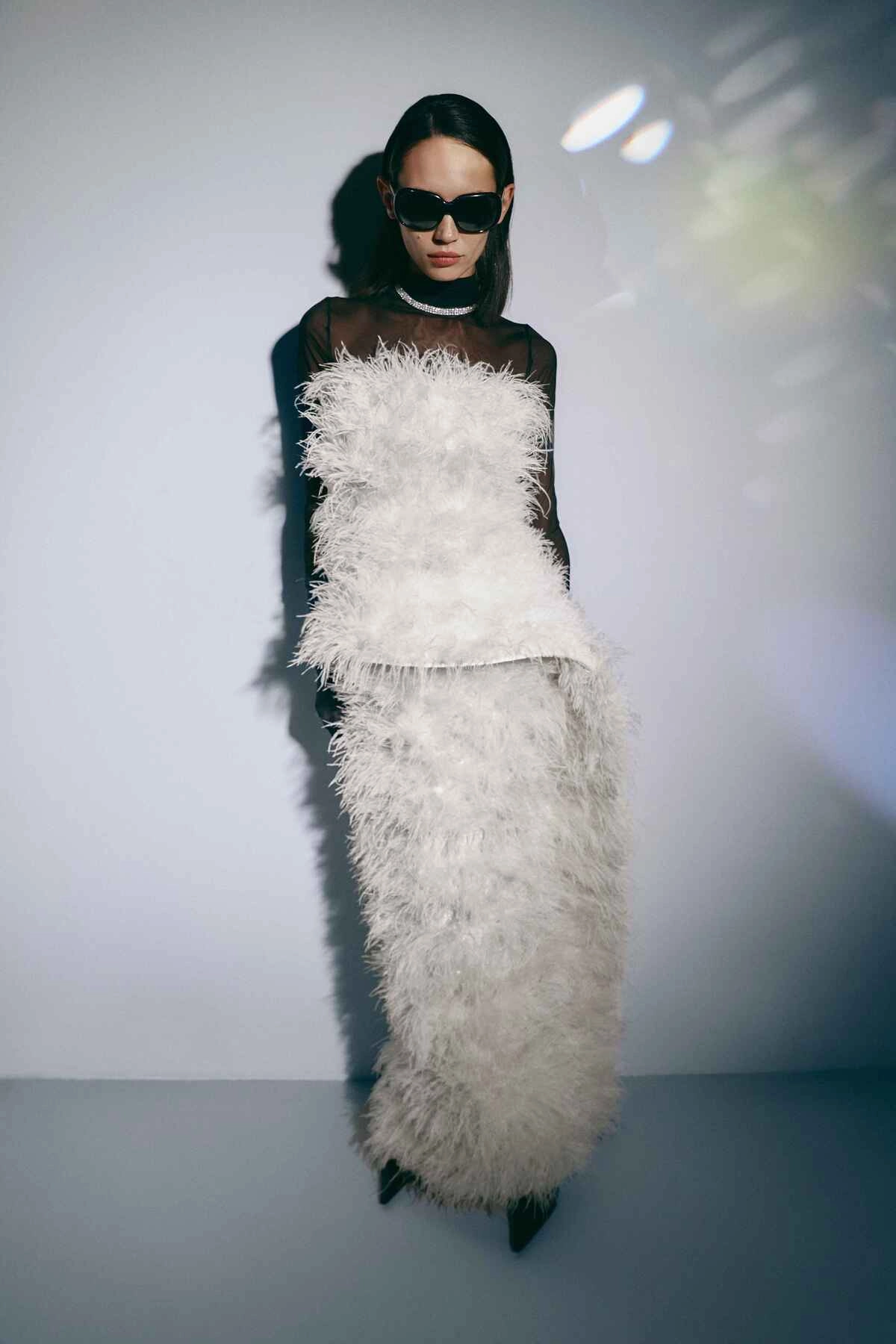 сукня з пір'ям