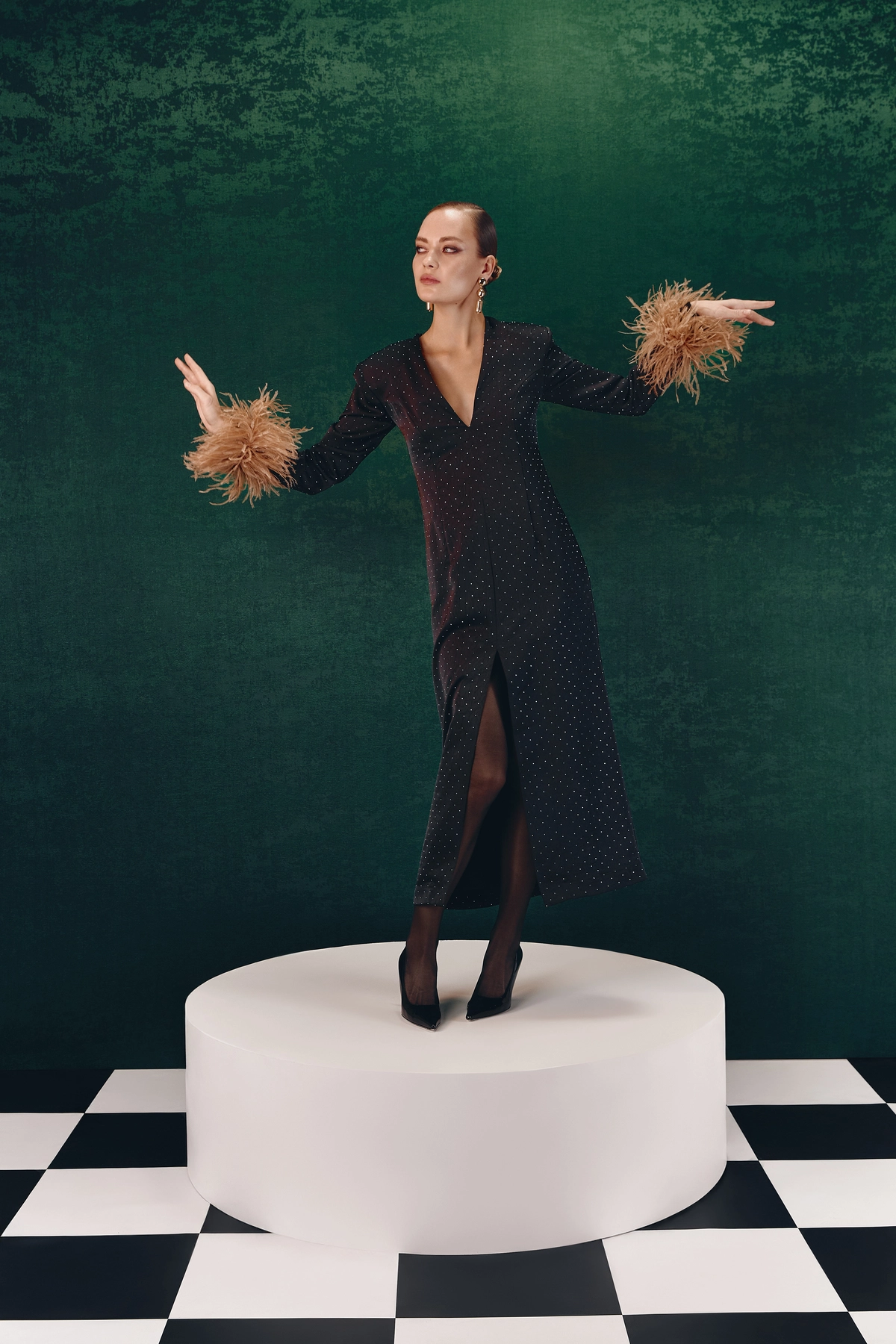 сукня з пір'ям