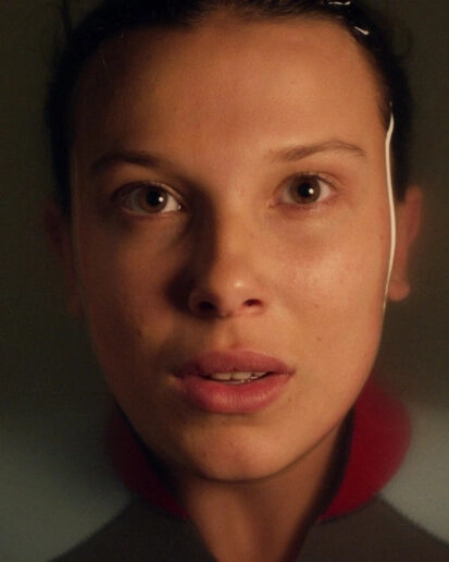 макіяж та парфуми, які могла б носити Одинадцять із серіалу «Дивні дива»