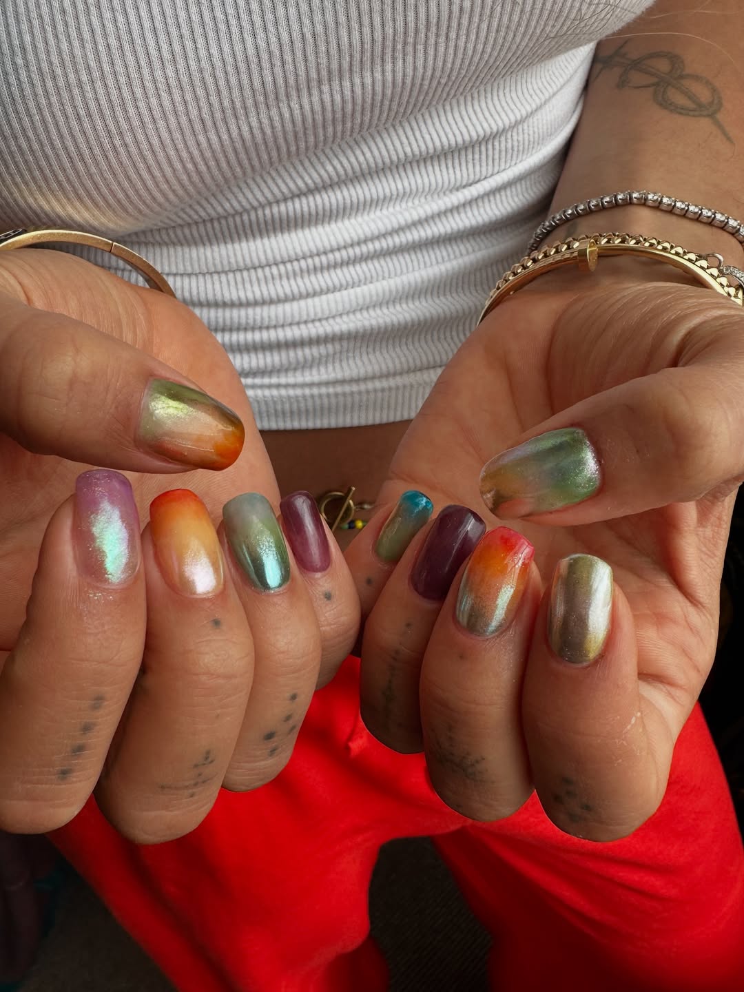 Манікюр Ріти Ори у стилі колорблок