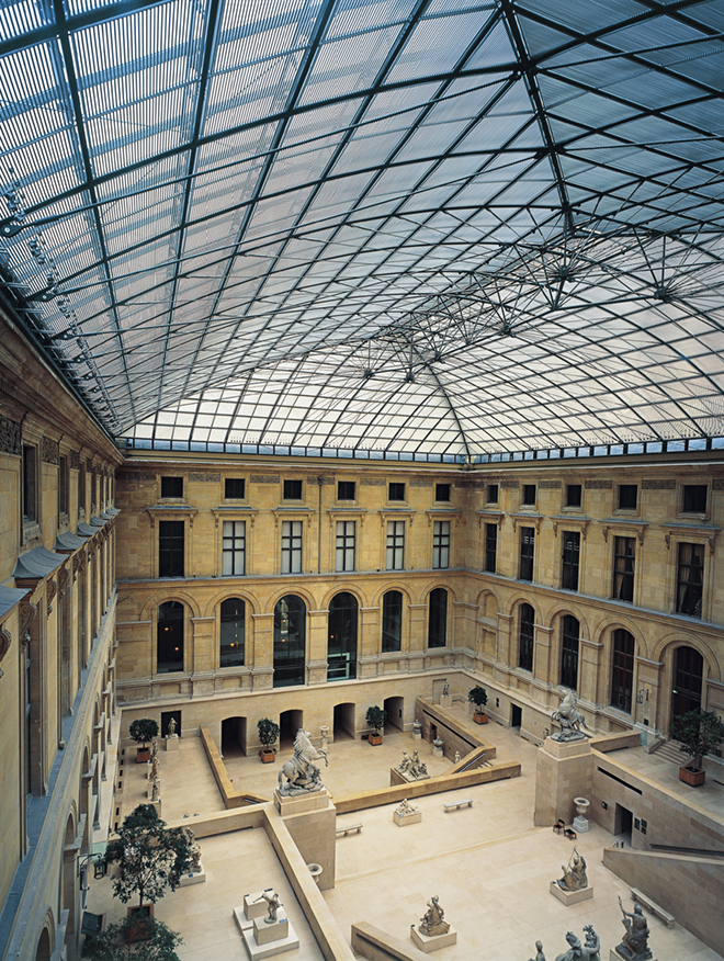 Louis Vuitton проведут показ в Лувре - фото 