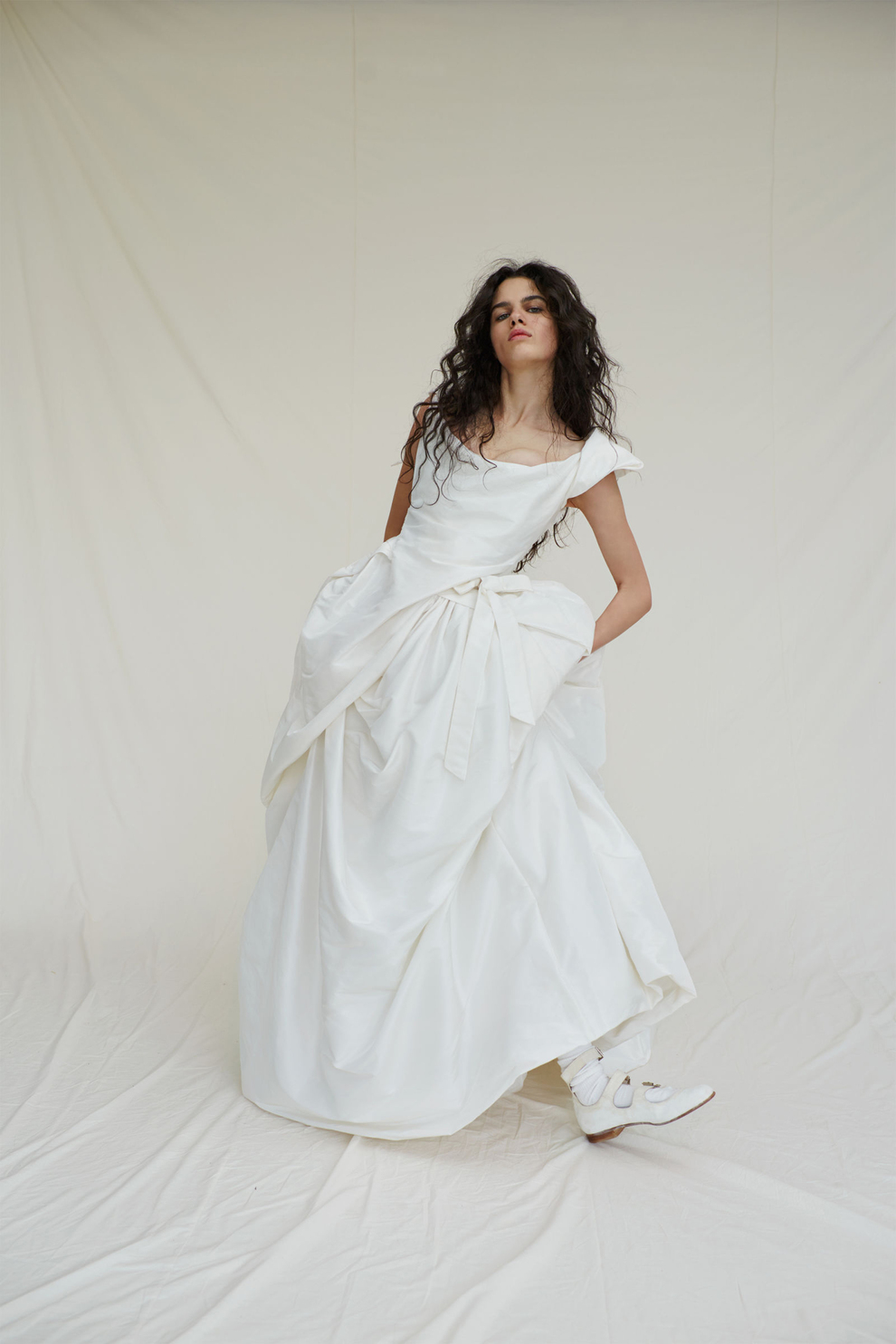 Вивьен Вествуд выпустила коллекцию свадебных платьев - фото 7