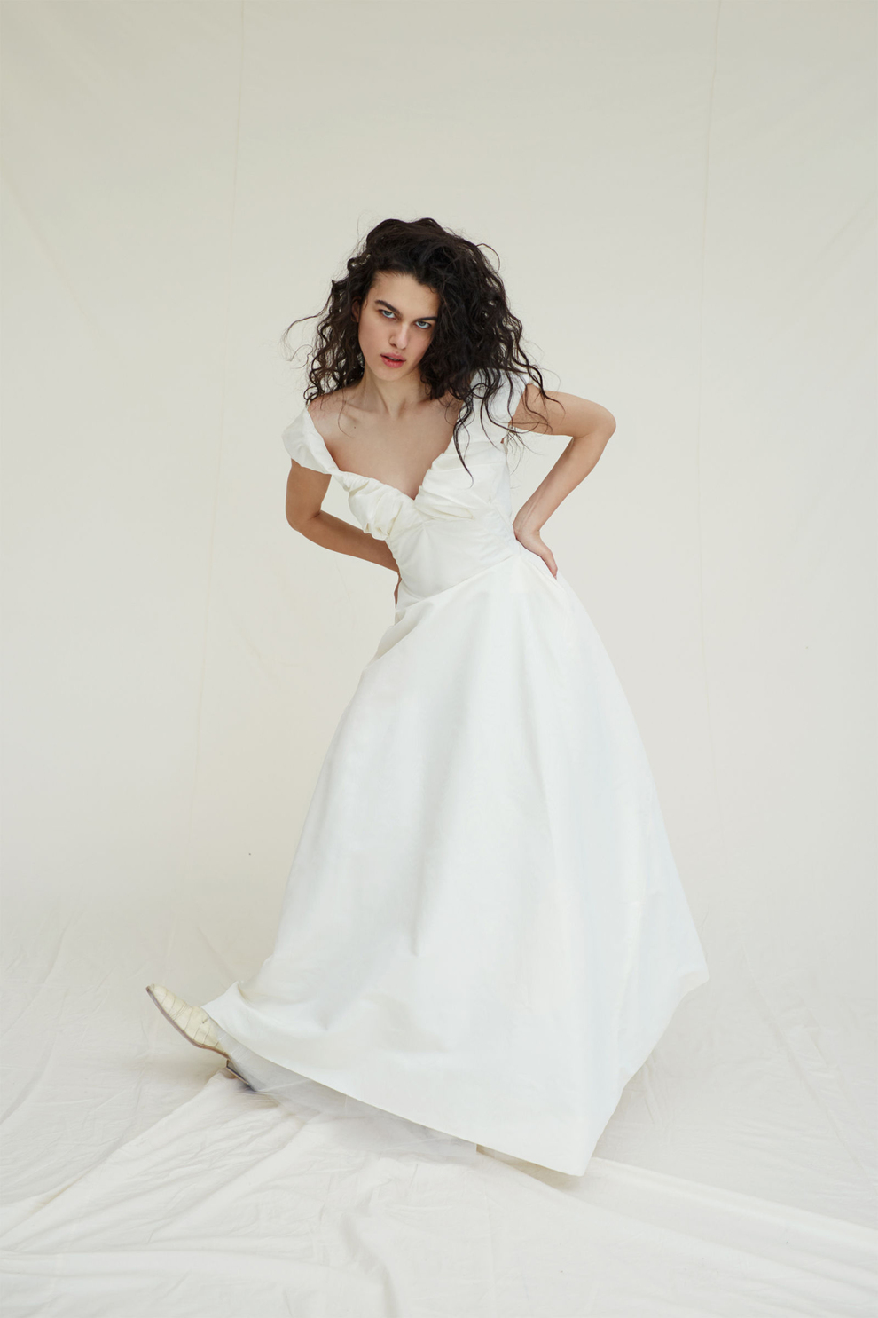 Вивьен Вествуд выпустила коллекцию свадебных платьев - фото 2