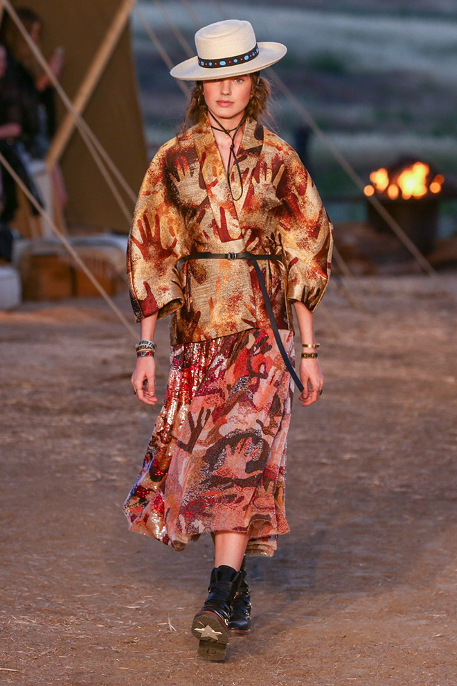 Женское шаманство: круизная коллекция Dior - фото 7