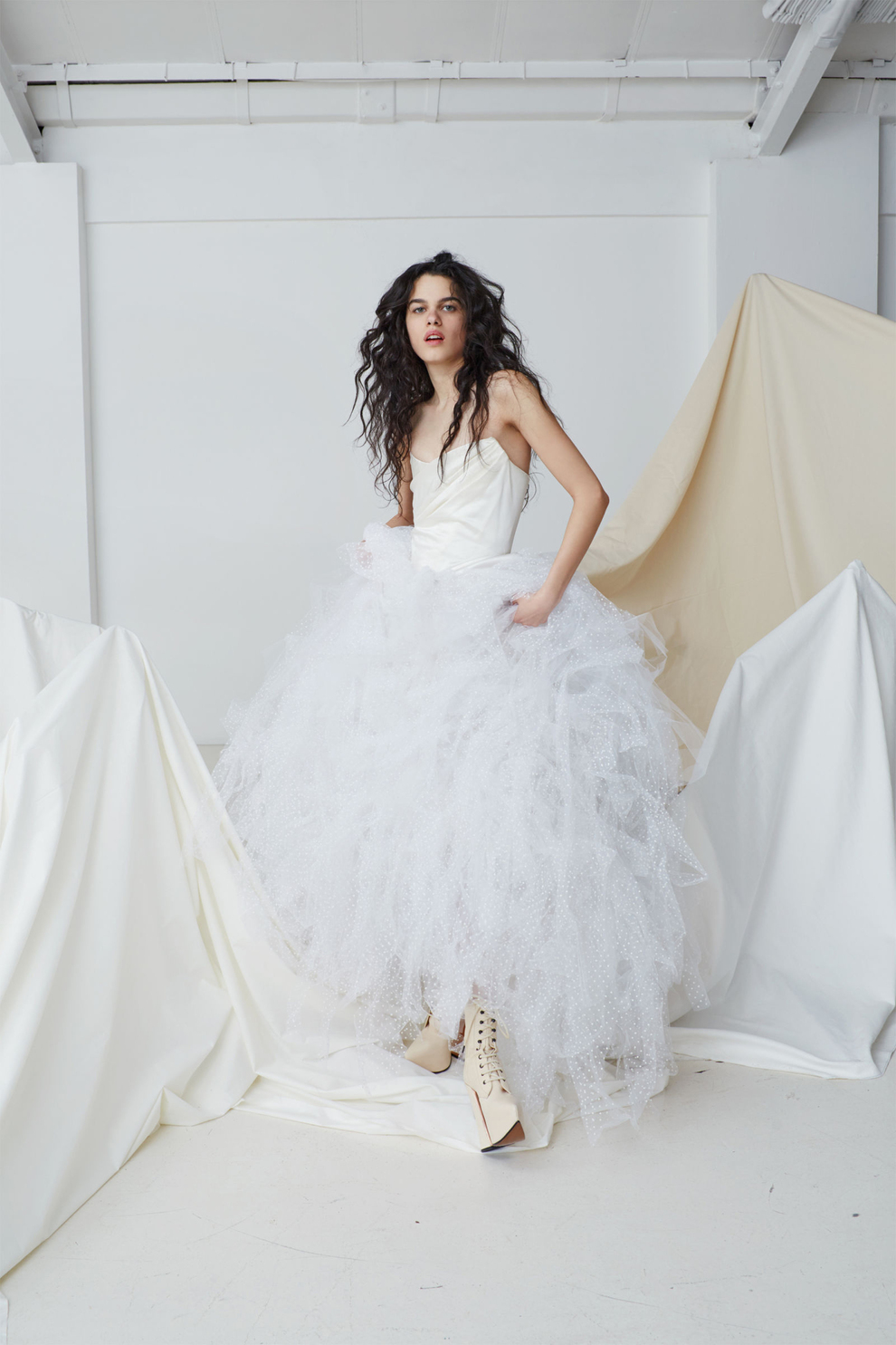Вивьен Вествуд выпустила коллекцию свадебных платьев - фото 6