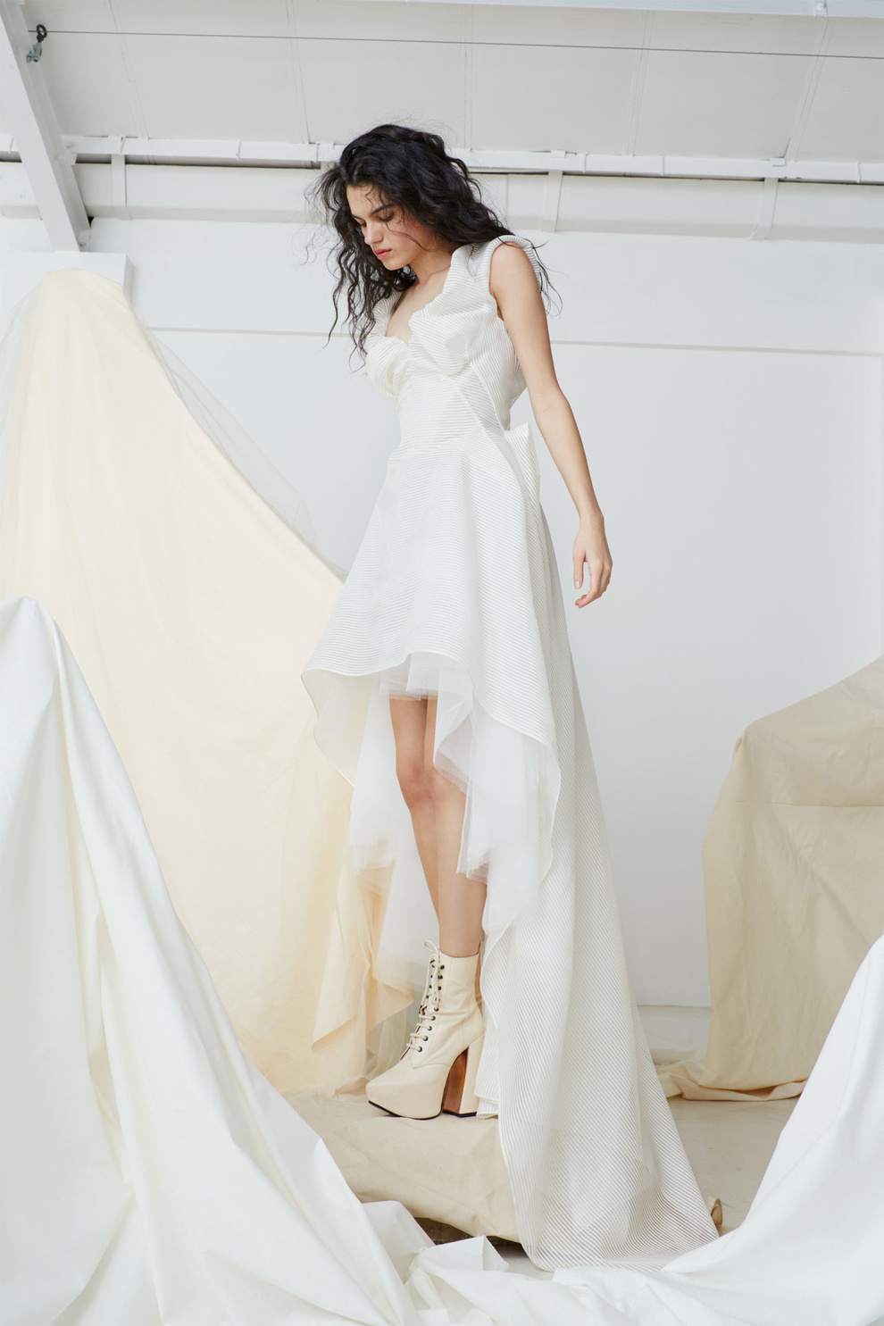 Вивьен Вествуд выпустила коллекцию свадебных платьев - фото 8