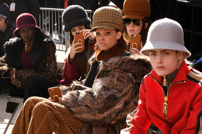 Тиждень моди у Нью-Йорку: Marc Jacobs AW'17 - фото 8
