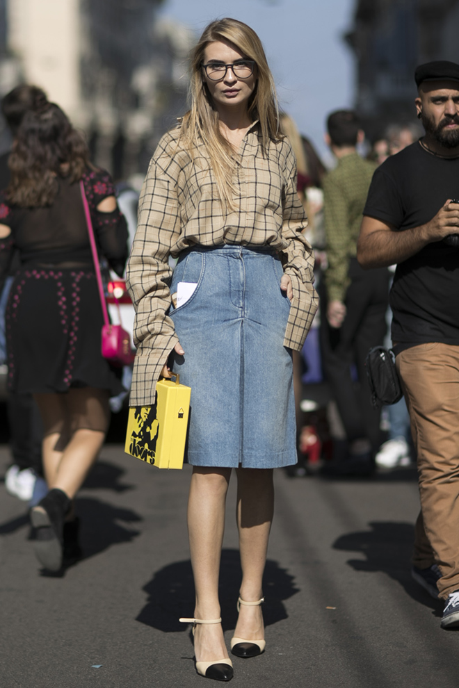 Street style тренд: джинсовая юбка - фото 8