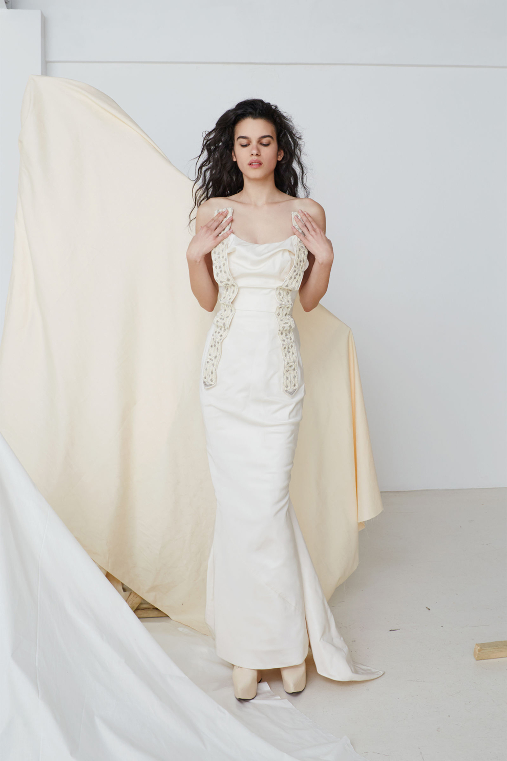 Вивьен Вествуд выпустила коллекцию свадебных платьев - фото 13
